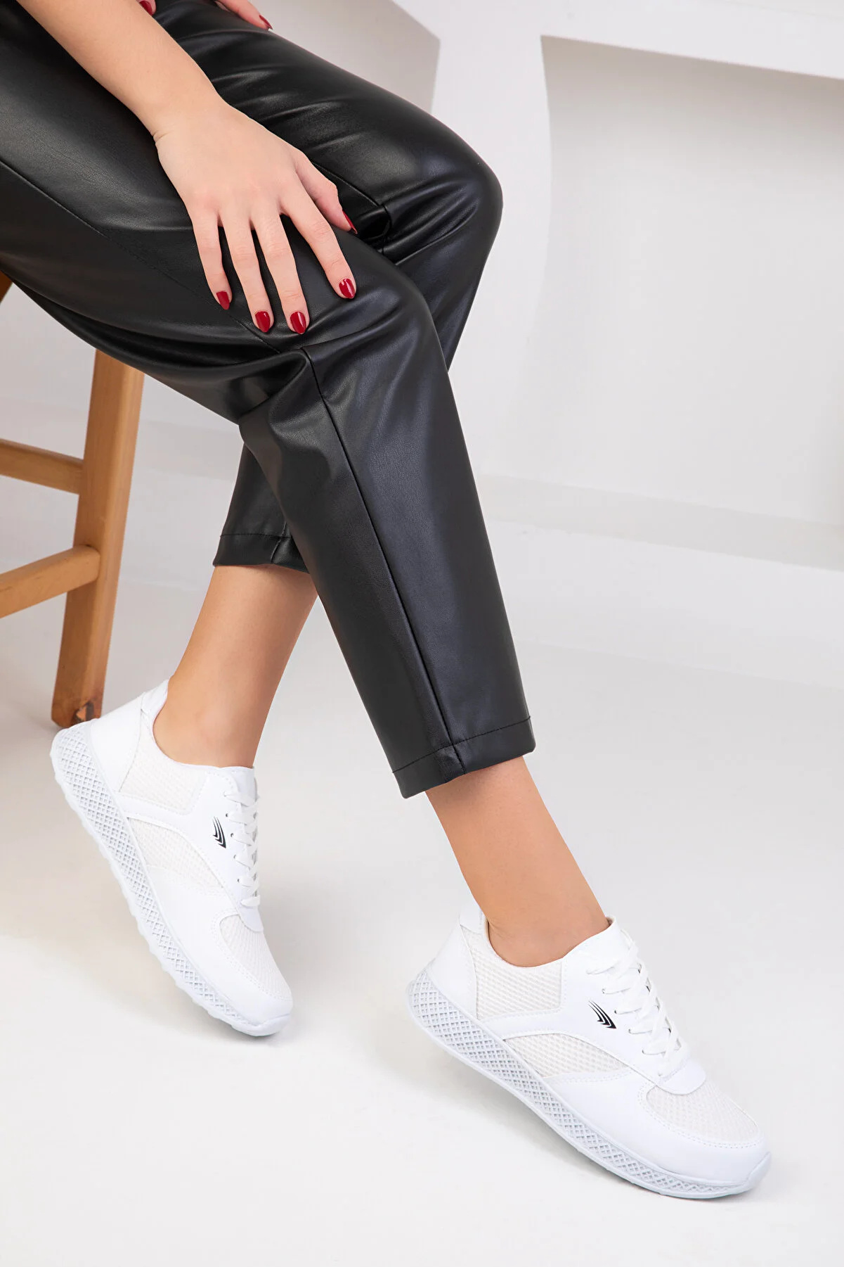 SOHO  Weiße Damen Sneakers 17166