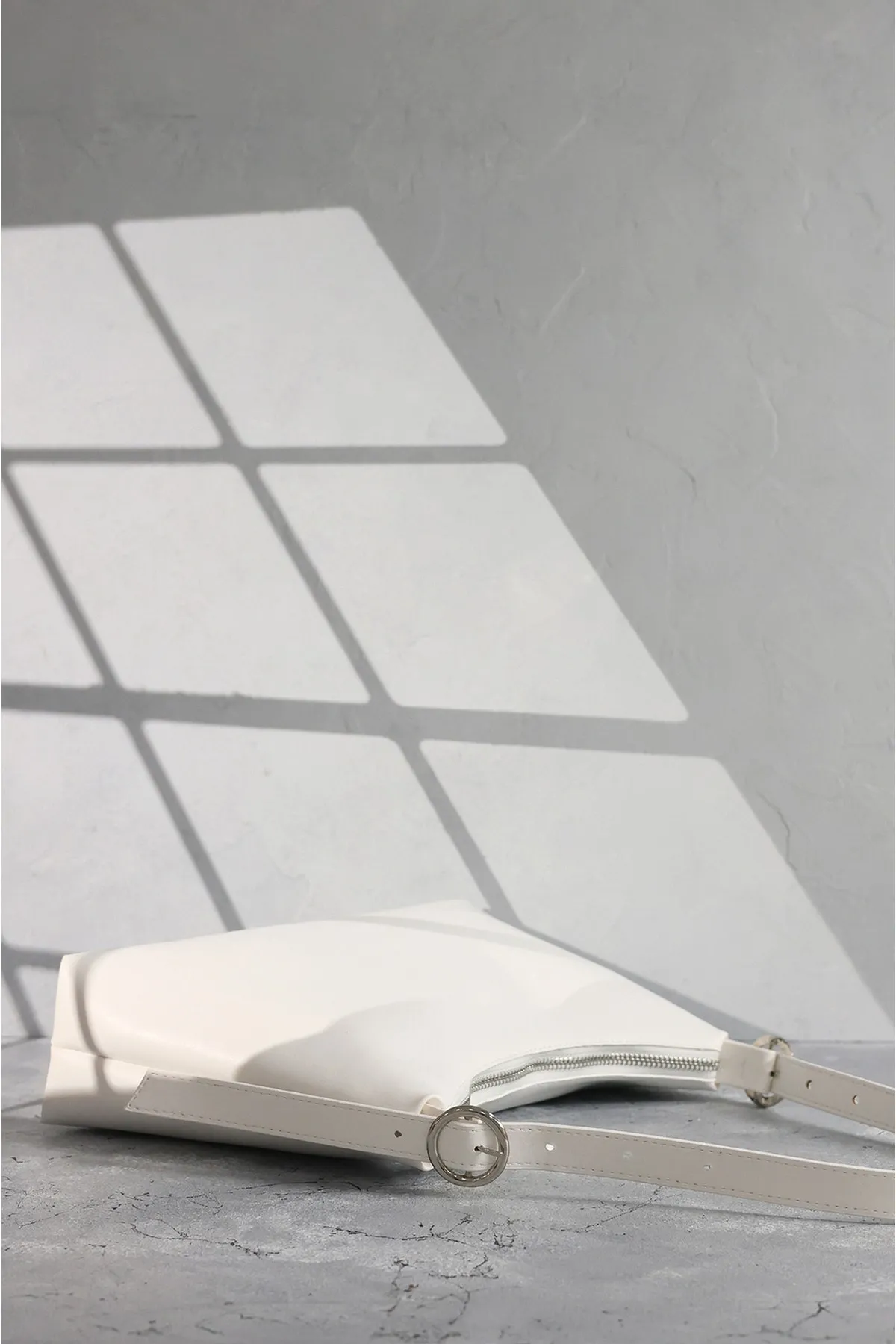 Rimense  Weiße Hand- und Schultertasche