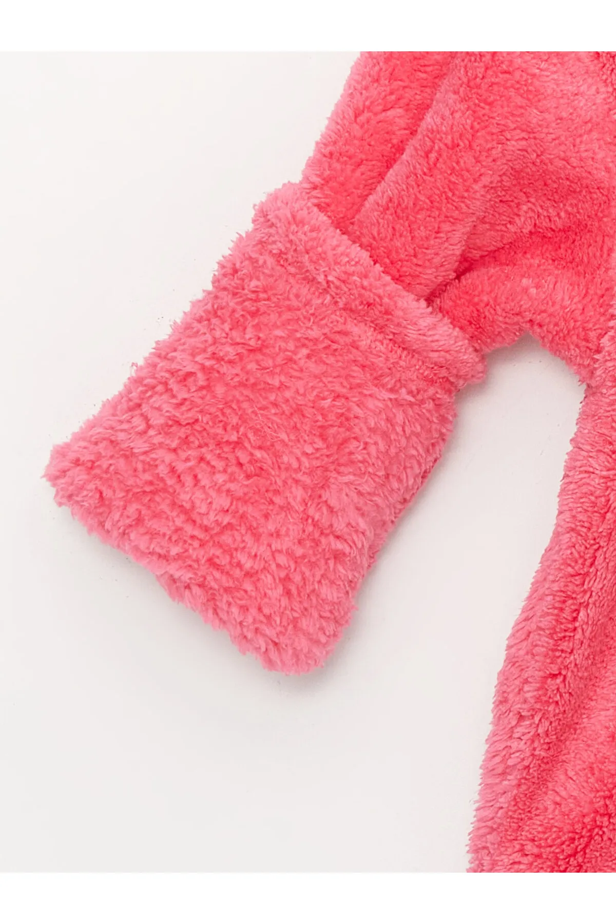 LC Waikiki  Langärmliges Plüsch-Pyjama-Set für Mädchen mit Rundhalsausschnitt und Stickerei