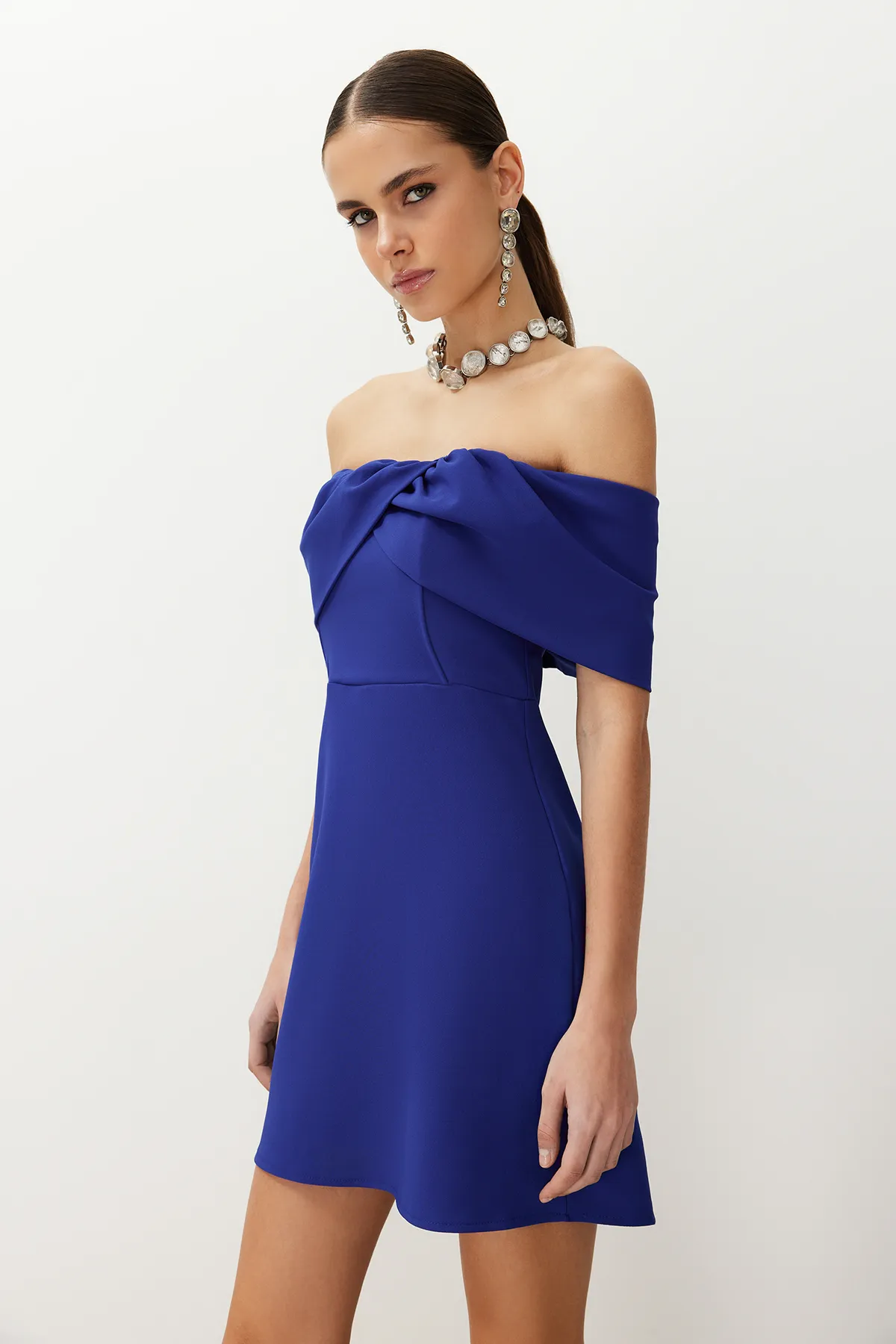 Trendyol Collection  Saks Carmen-Kragen gewebtes elegantes Abendkleid TPRSS24EL00154