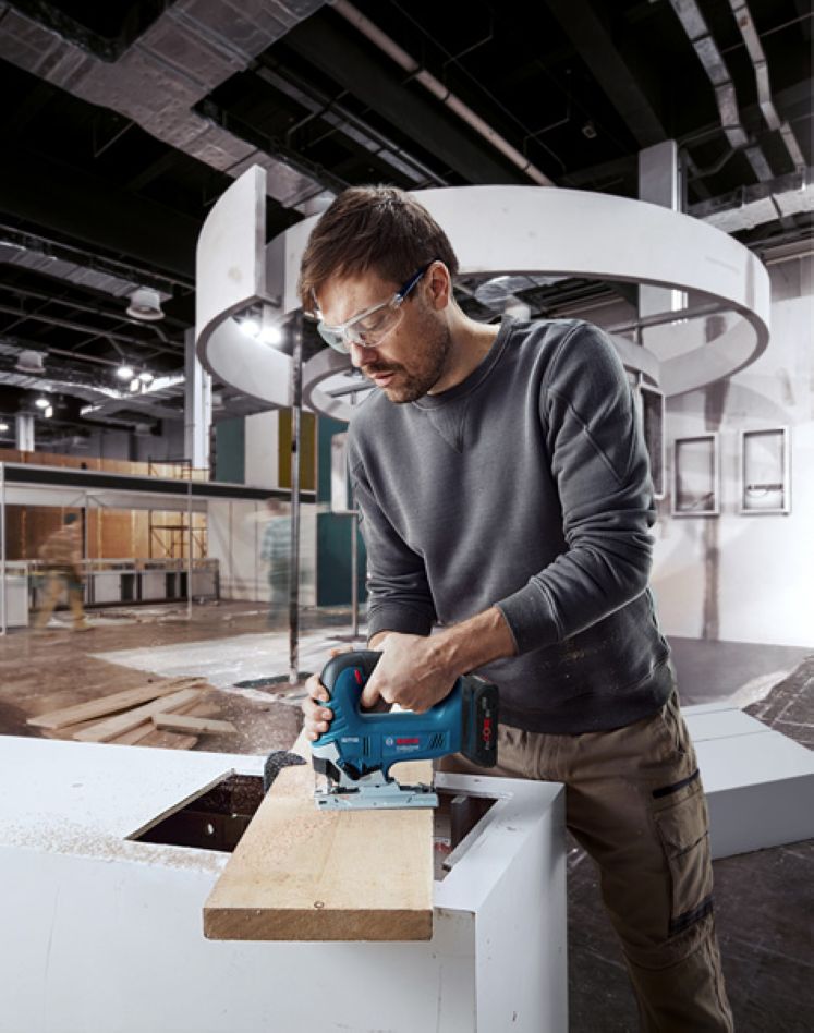 Bosch Blue 06015B3000 GST 18V-125 B Professional szúrófűrész 18V akkumulátorok és töltő nélkül L-Boxx-ban