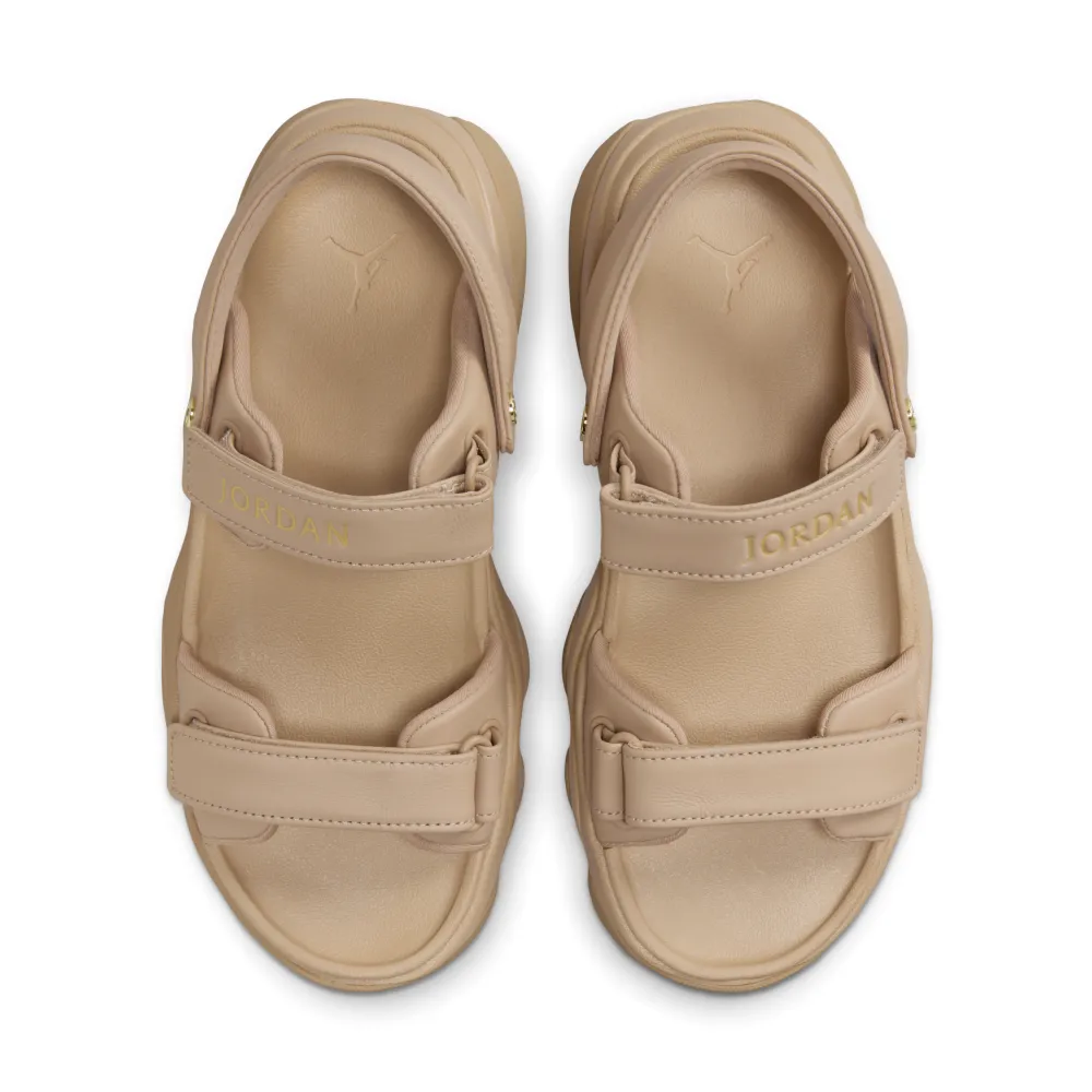 NIKE JORDAN Deja FN5036-200 / braun
