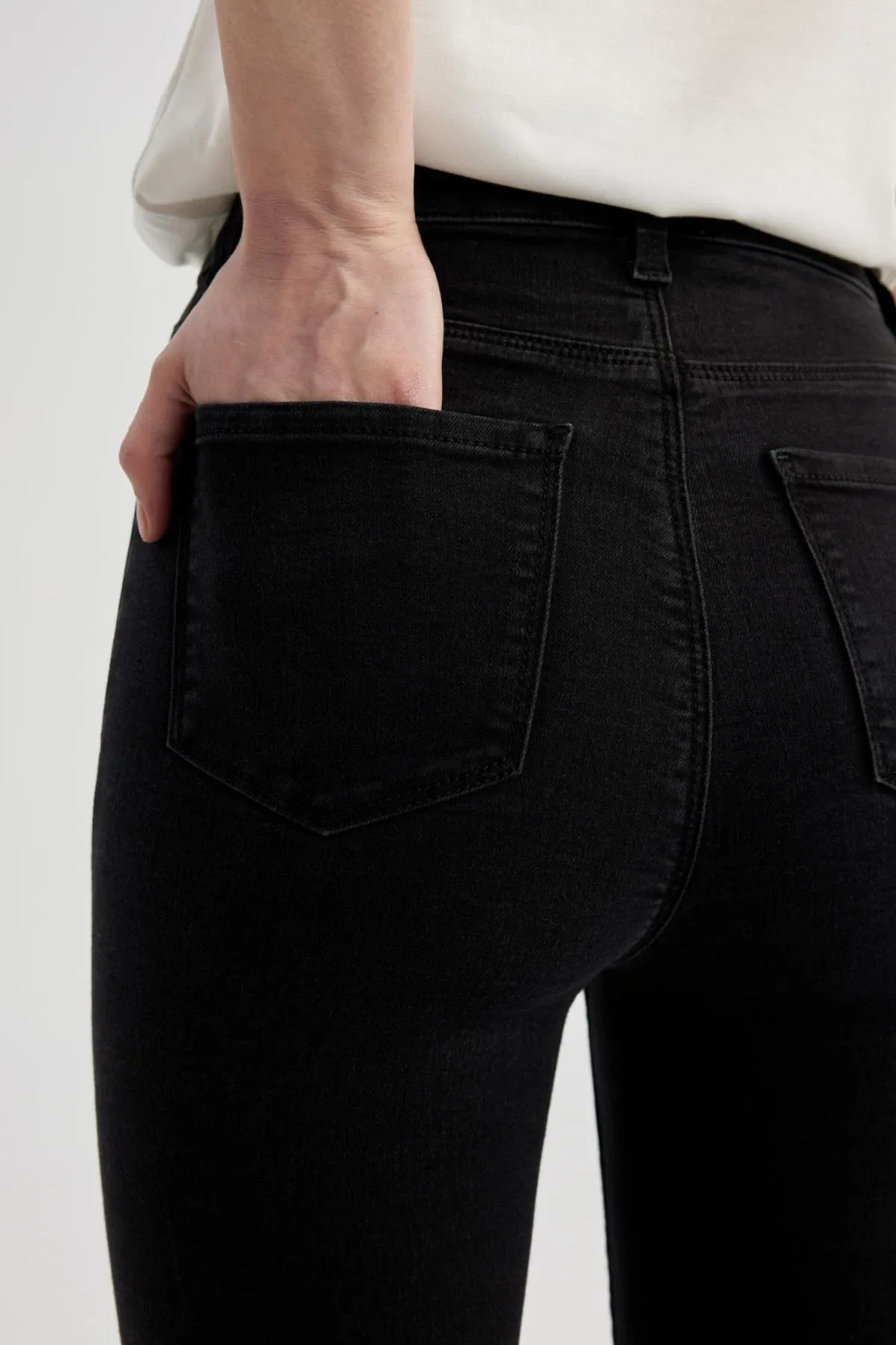 DeFacto  Super Skinny Jegging Fit Jeanshose mit hoher Taille und schmalem Bein Z8260az23sp