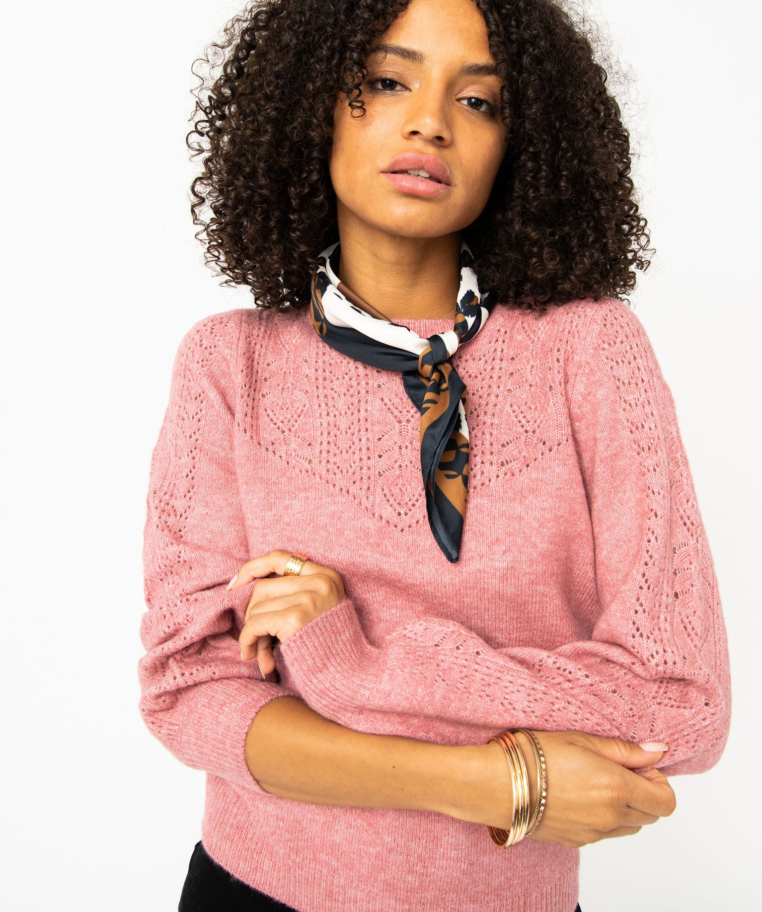 Pull en maille ajourée avec boutons décoratifs femme rose | GEMO