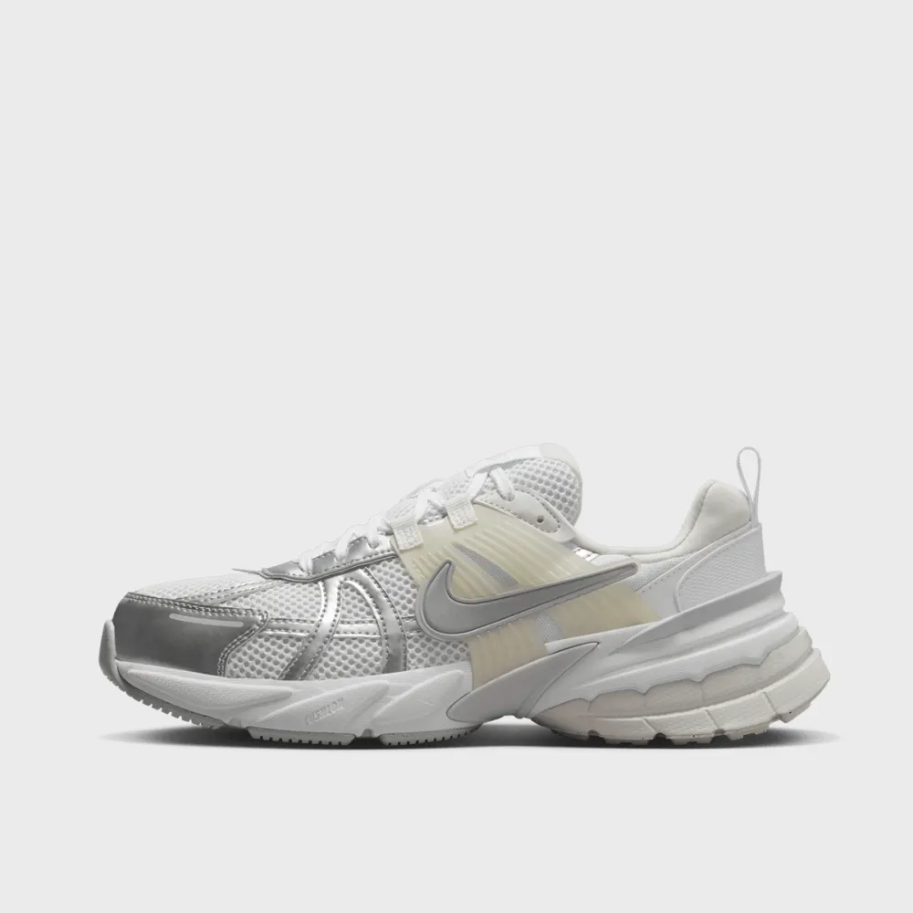 Nike V2K Run FD0736-104 / weiss