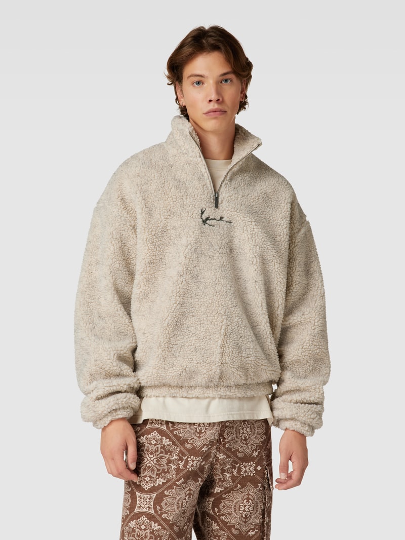 Sweatshirt mit Teddyfell und Label-Detail in beige