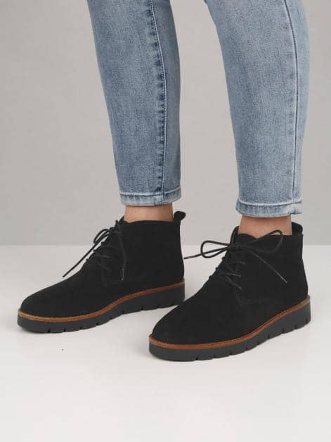 Schnürstiefelette