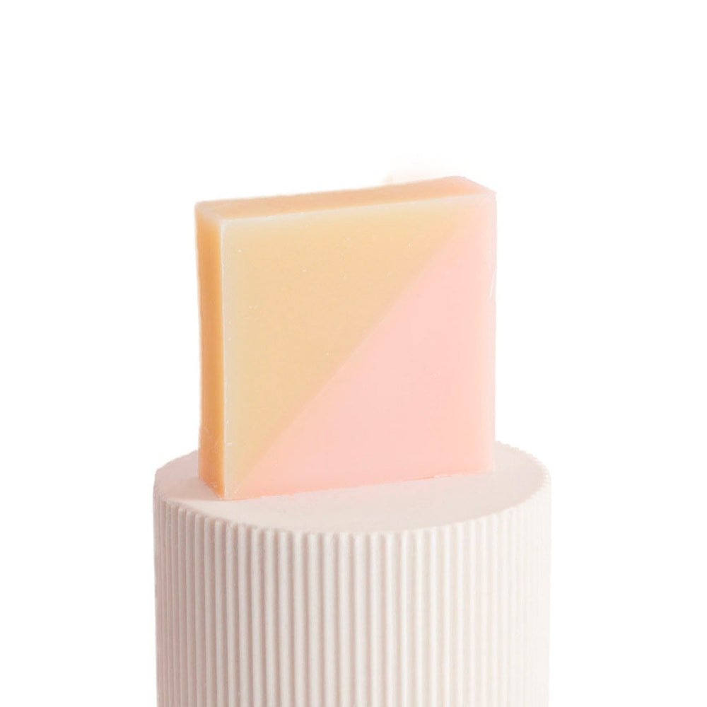 ciment TRIANGLE PASTEL BIO Savon surgras visage motif Triangle pastel - sans parfum Savon solide bio 100g