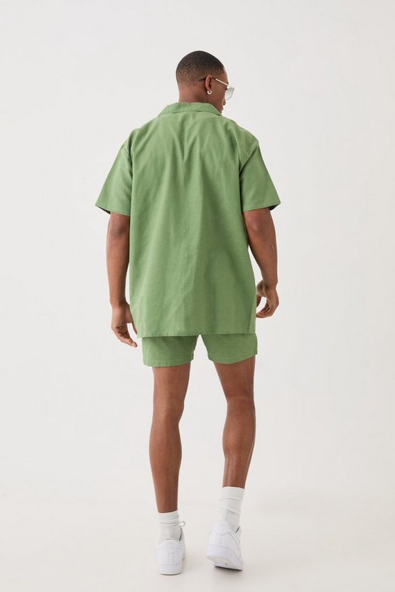 Kurzärmliges Oversize Leinen-Hemd & Shorts