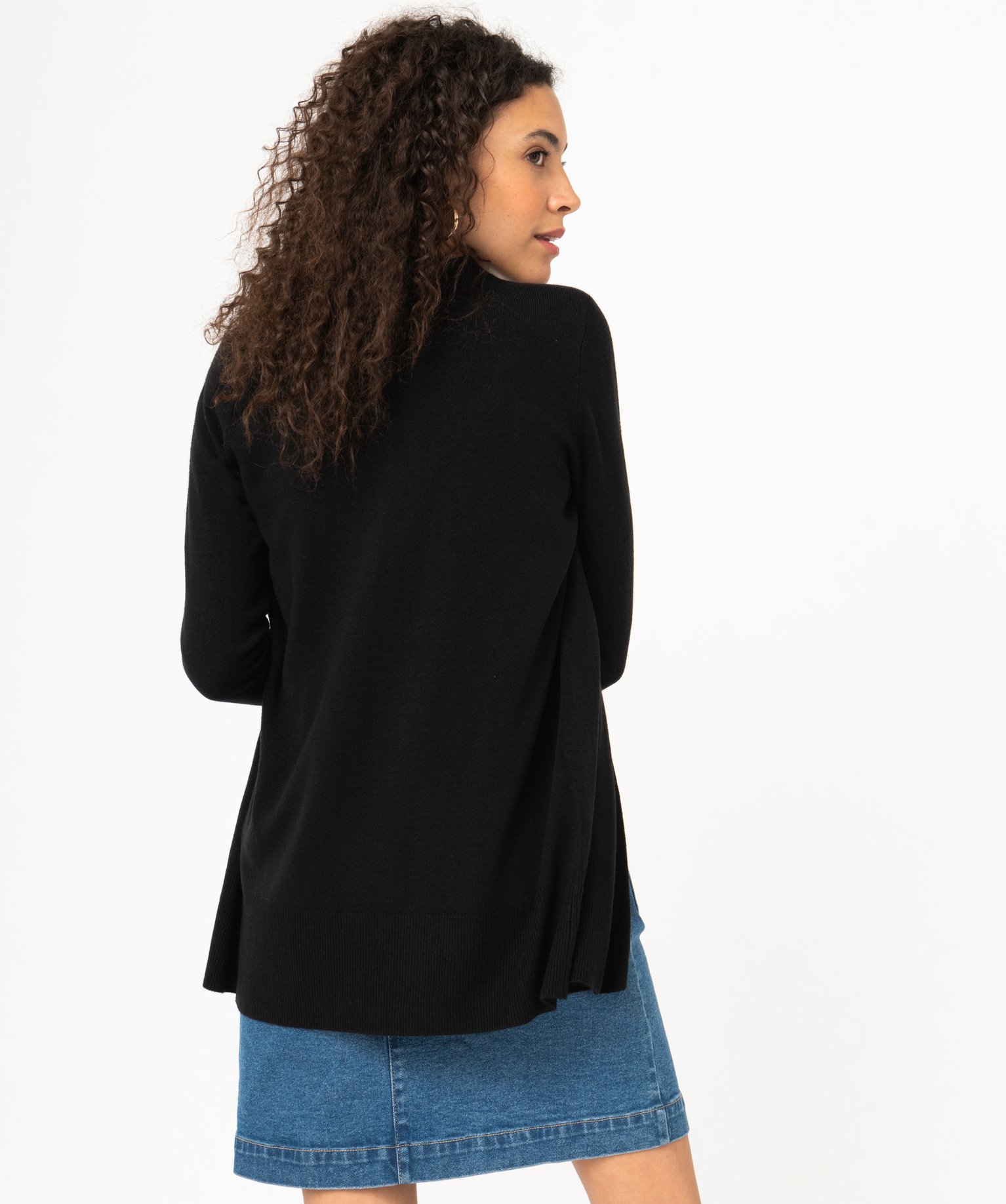 Gilet long en maille fine porté ouvert femme noir | GEMO