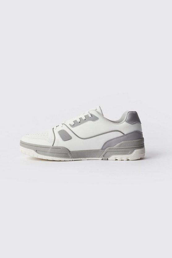 Klobige Sneaker mit Detail