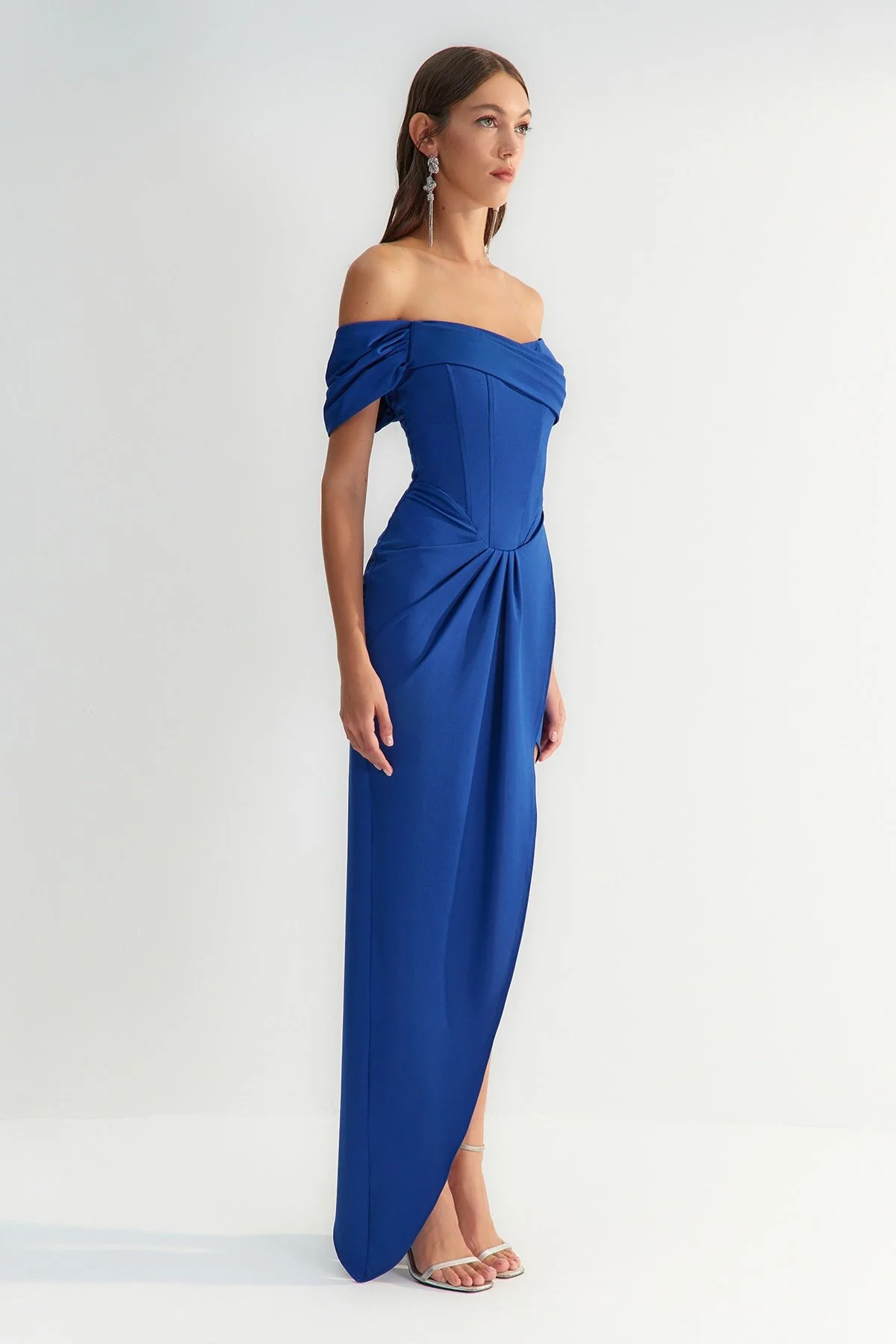 Trendyol Collection  X Zeynep Tosun Marineblaues, figurbetontes Abend- und Abschlusskleid mit Korsettdetail TCLSS23AE00013