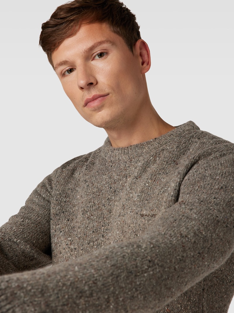 Strickpullover mit Rundhalsausschnitt in taupe meliert