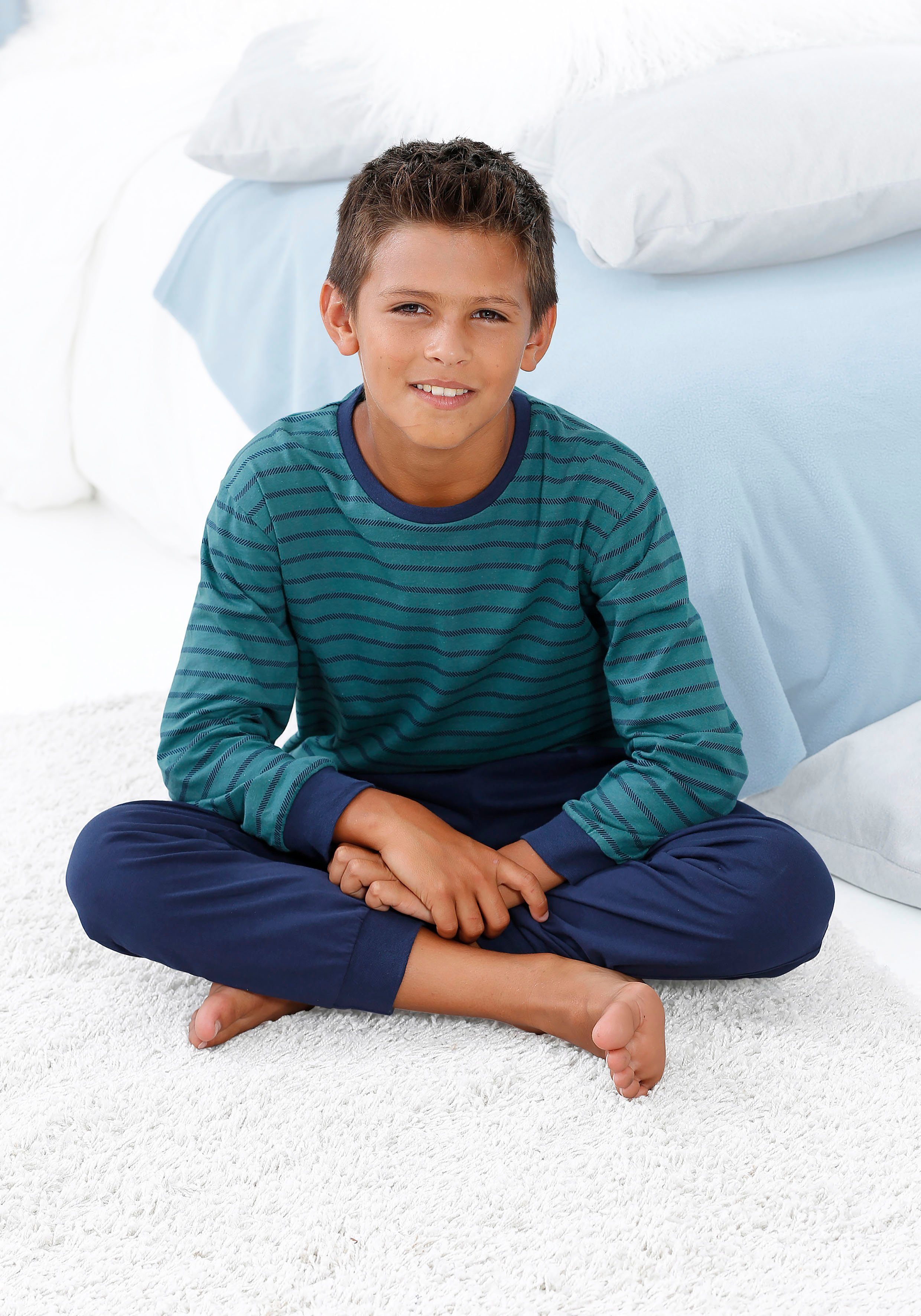 le jogger® Pyjama (2 tlg., 1 Stück) mit zweifarbig gestreiftem Oberteil