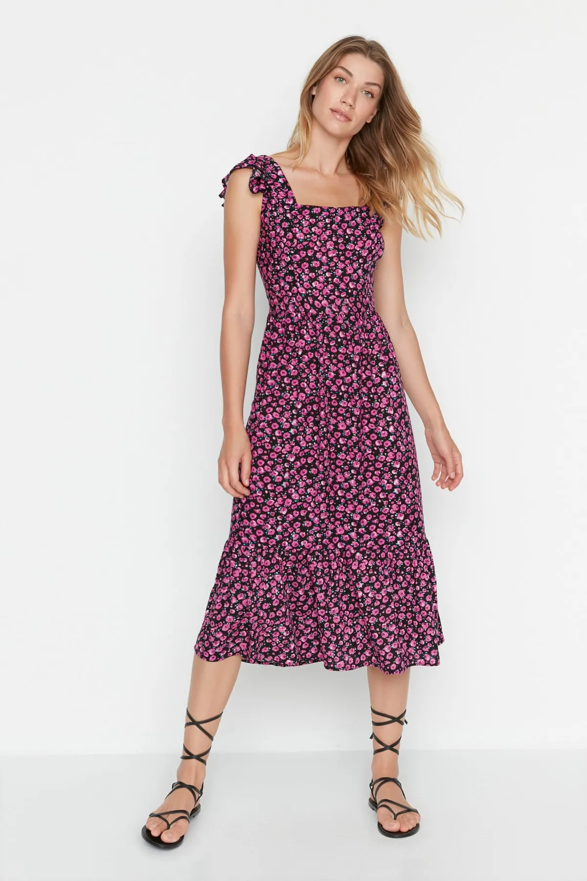 Trendyol Collection  Mehrfarbiges, gewebtes Kleid aus Viskose mit Blumendruck und quadratischem Ausschnitt in A-Linie TWOSS20EL3331
