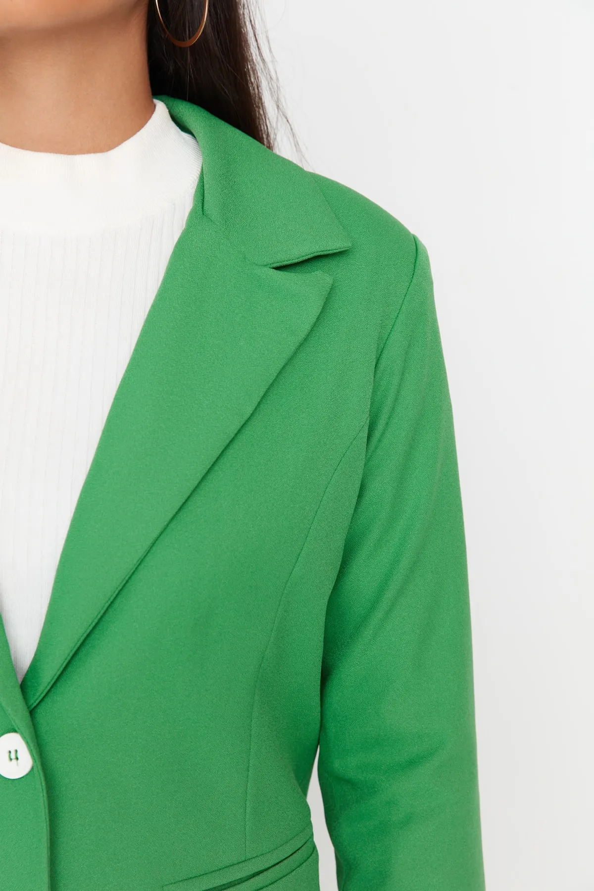 Trendyol Modest  Grüner gewebter Anzug aus Jacke und Hose mit zwei Knöpfen TCTAW23US00128