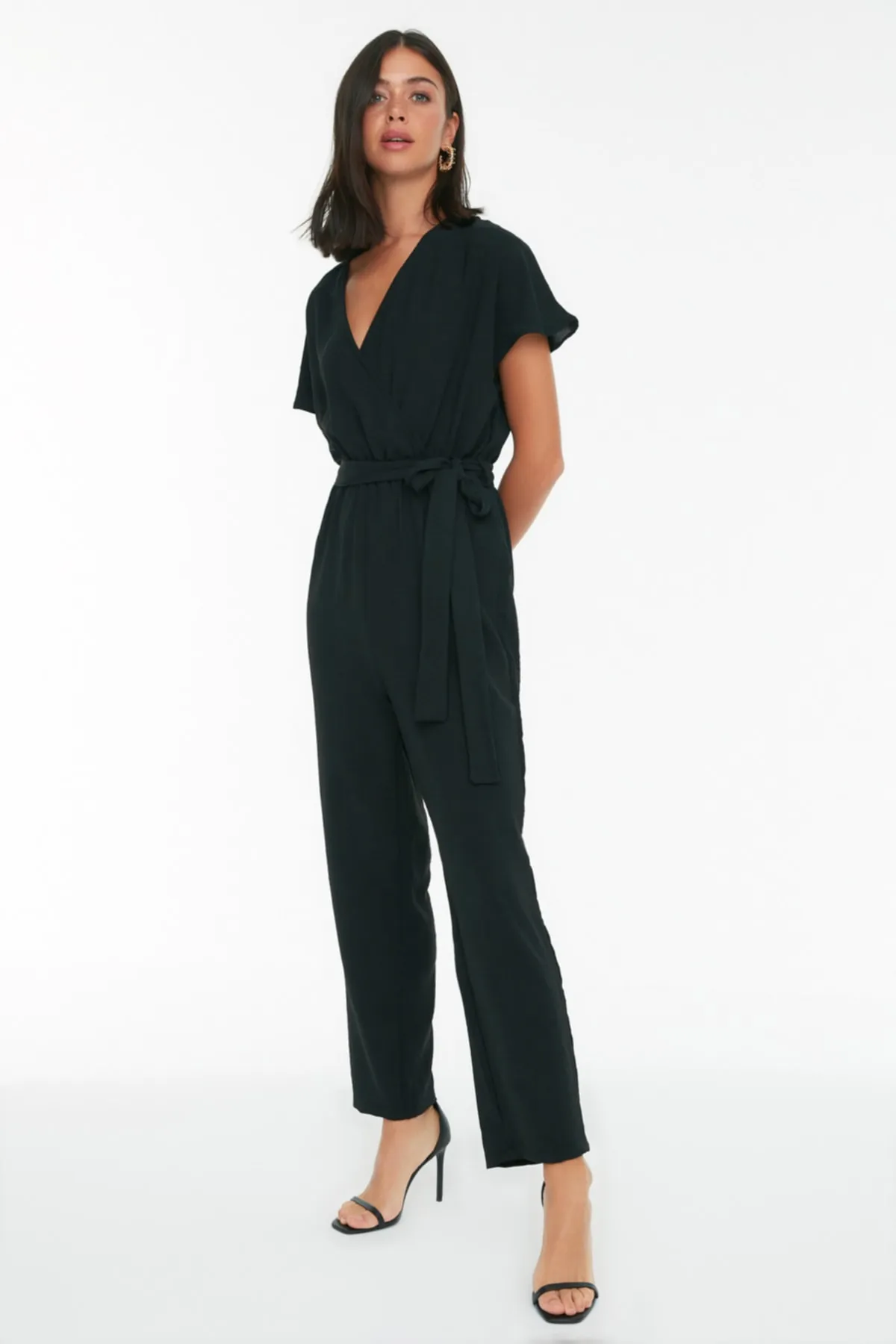 Trendyol Collection  Schwarzer Maxi-Weboverall mit Schnürung und detailliertem zweireihigem Kragen TWOSS21TU0112
