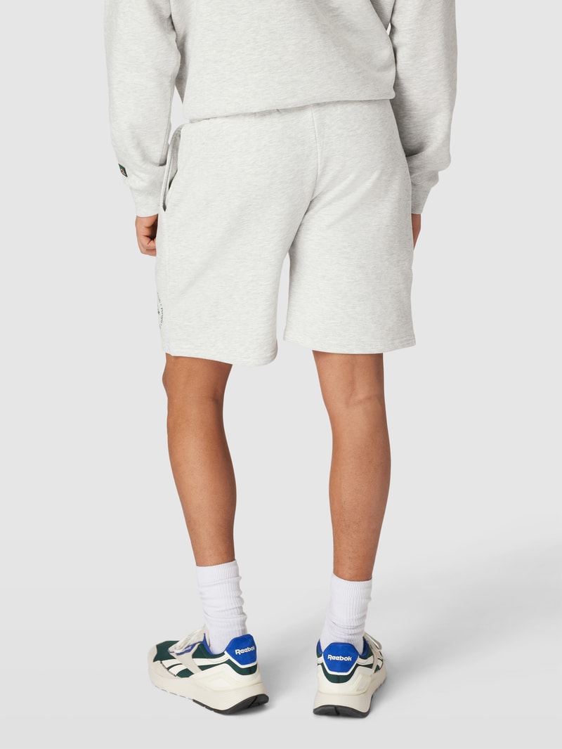 Shorts mit Label-Details Modell 'Fontansa' in mittelgrau meliert