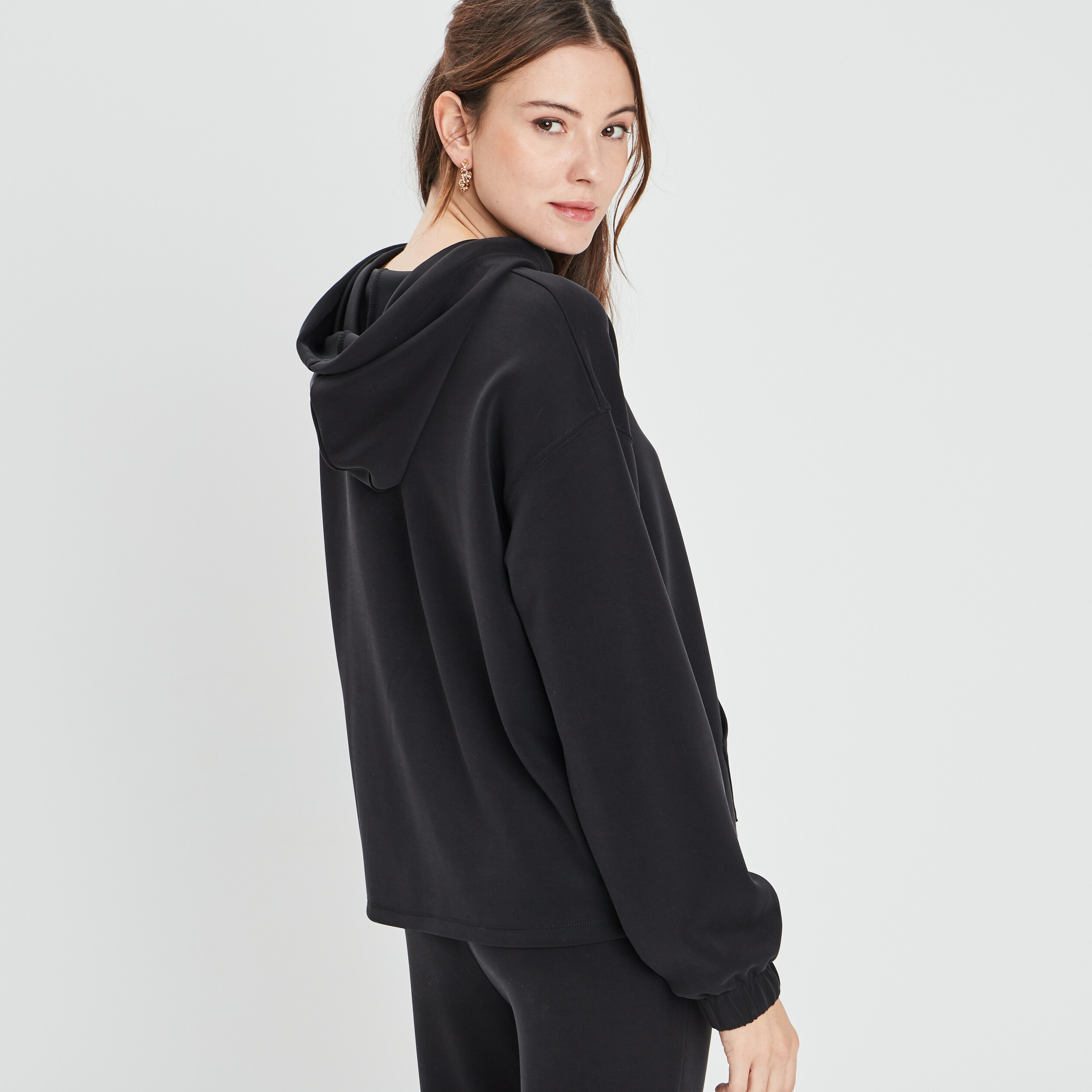 Sweat à capuche hoodie noir femme | La Halle