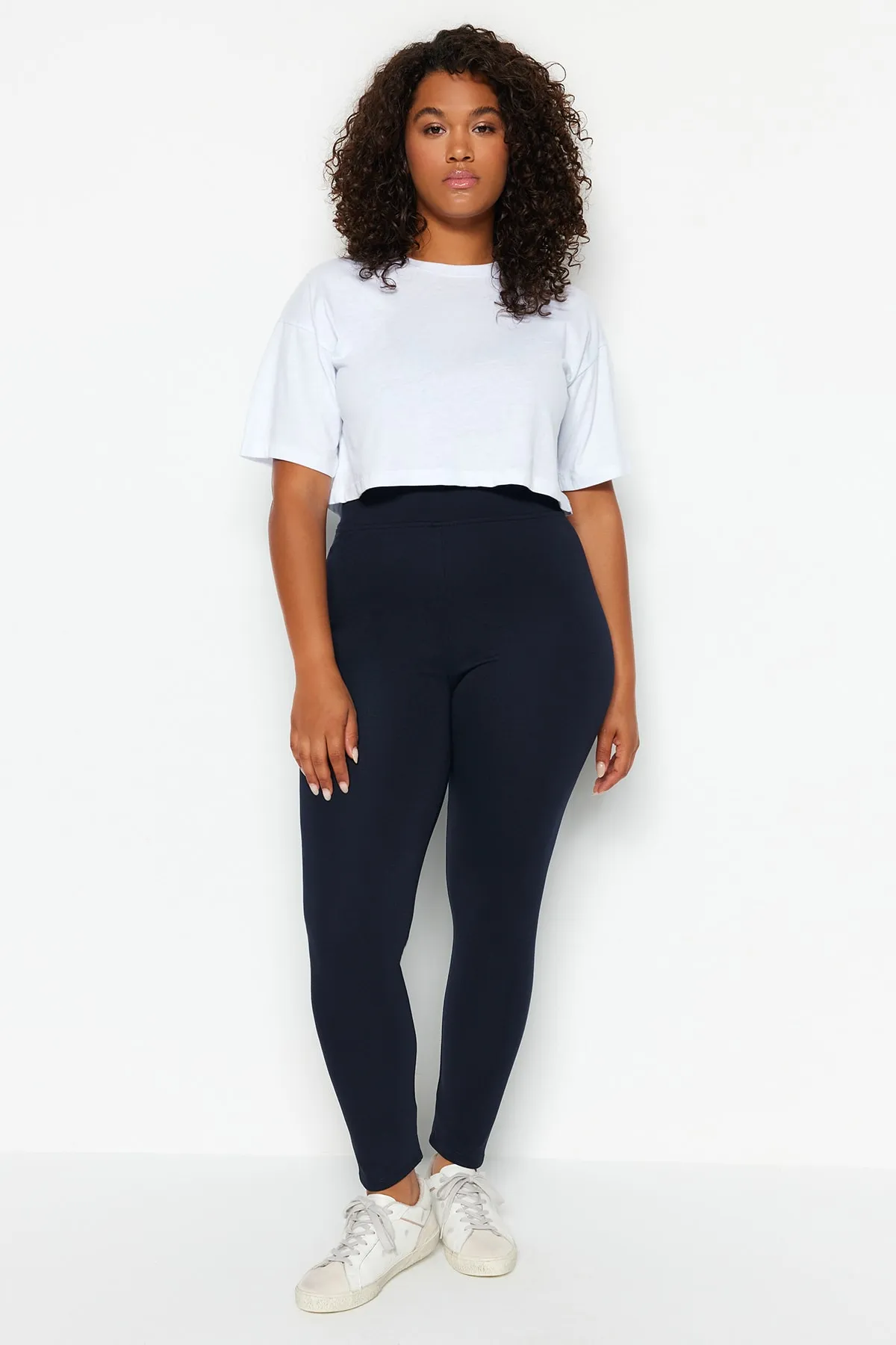 Trendyol Curve  Marineblaue Recovery-Strickstrumpfhose mit hoher Taille TBBSS22TA0022