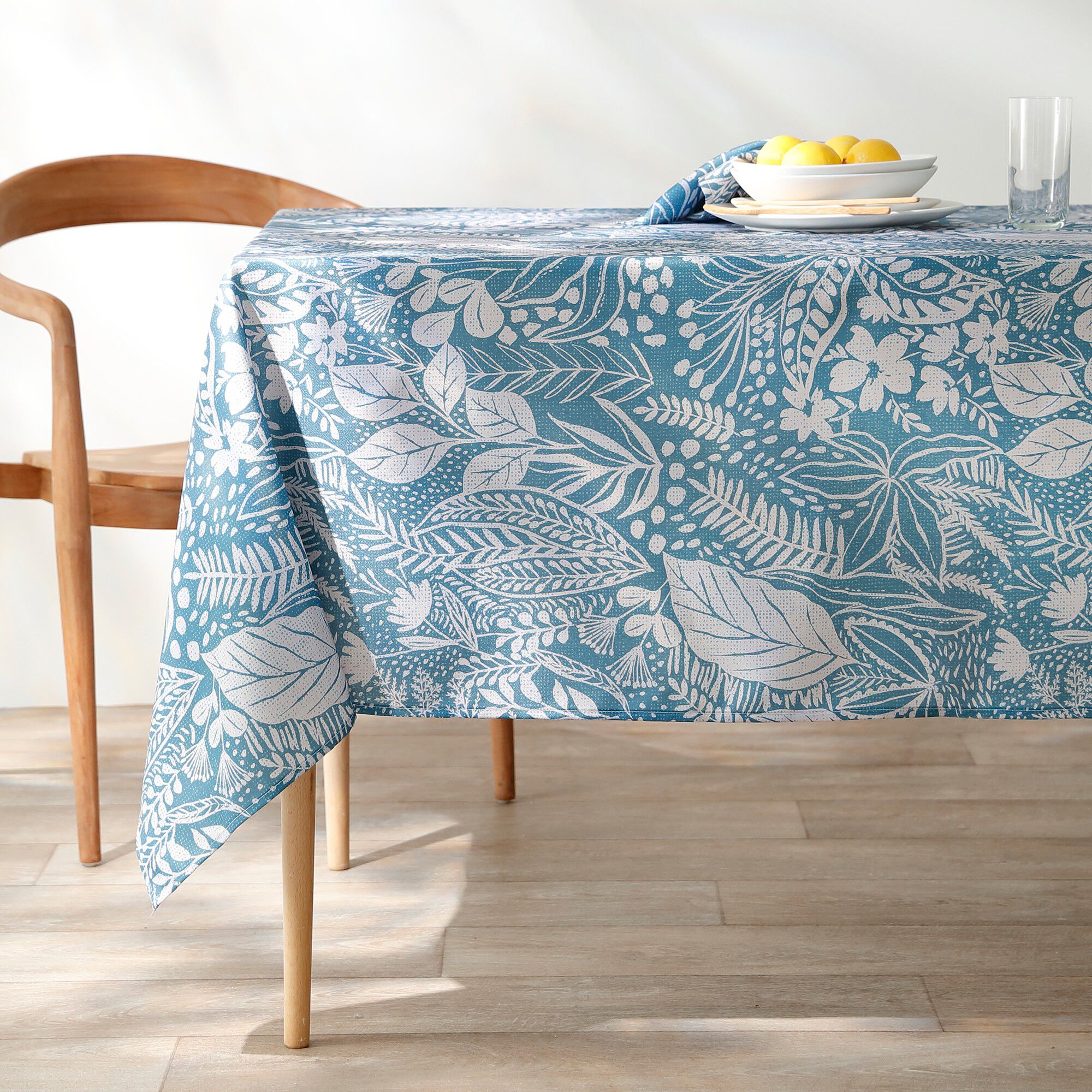 Nappe anti-taches motif floral