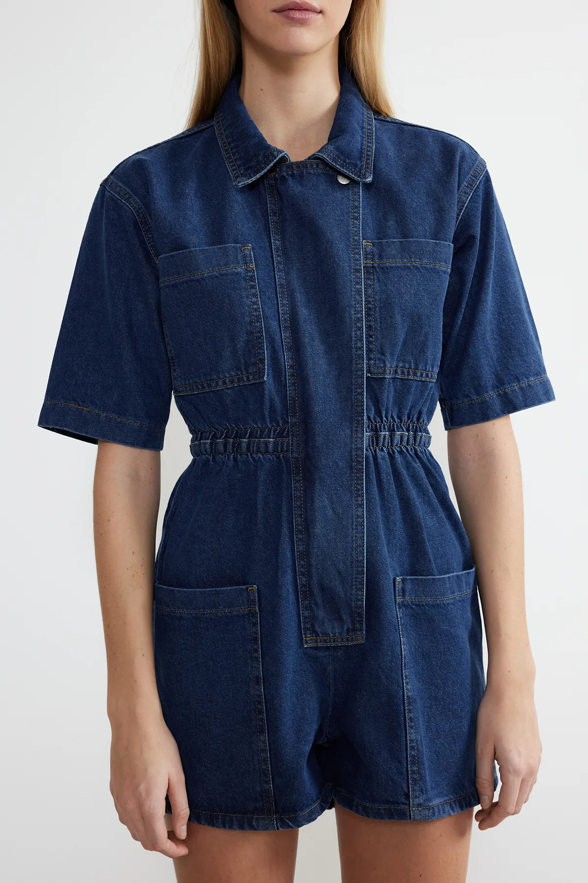 Trendyol Collection  Dunkelblauer Denim-Shorts-Overall mit elastischem Bund TWOSS24TU00017