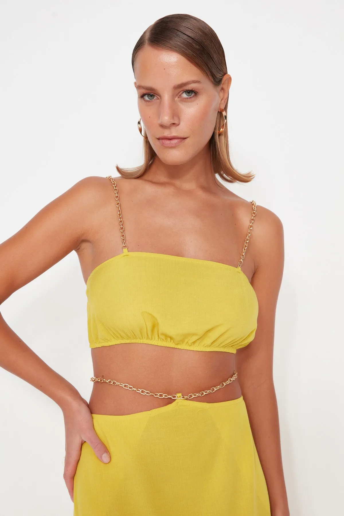 Trendyol Collection  Ölgrünes gewebtes Accessoire-Bluse-Rock-Set TBESS23AU00153