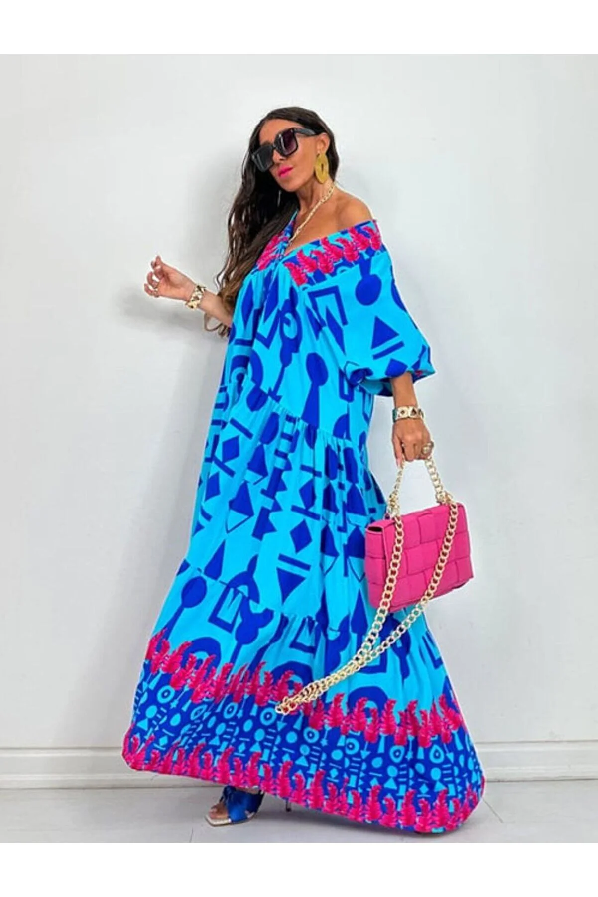 ZF BUTİK  MADDEN-KRAGEN-KNOPFMUSTER-KLEID IN OVERSIZE