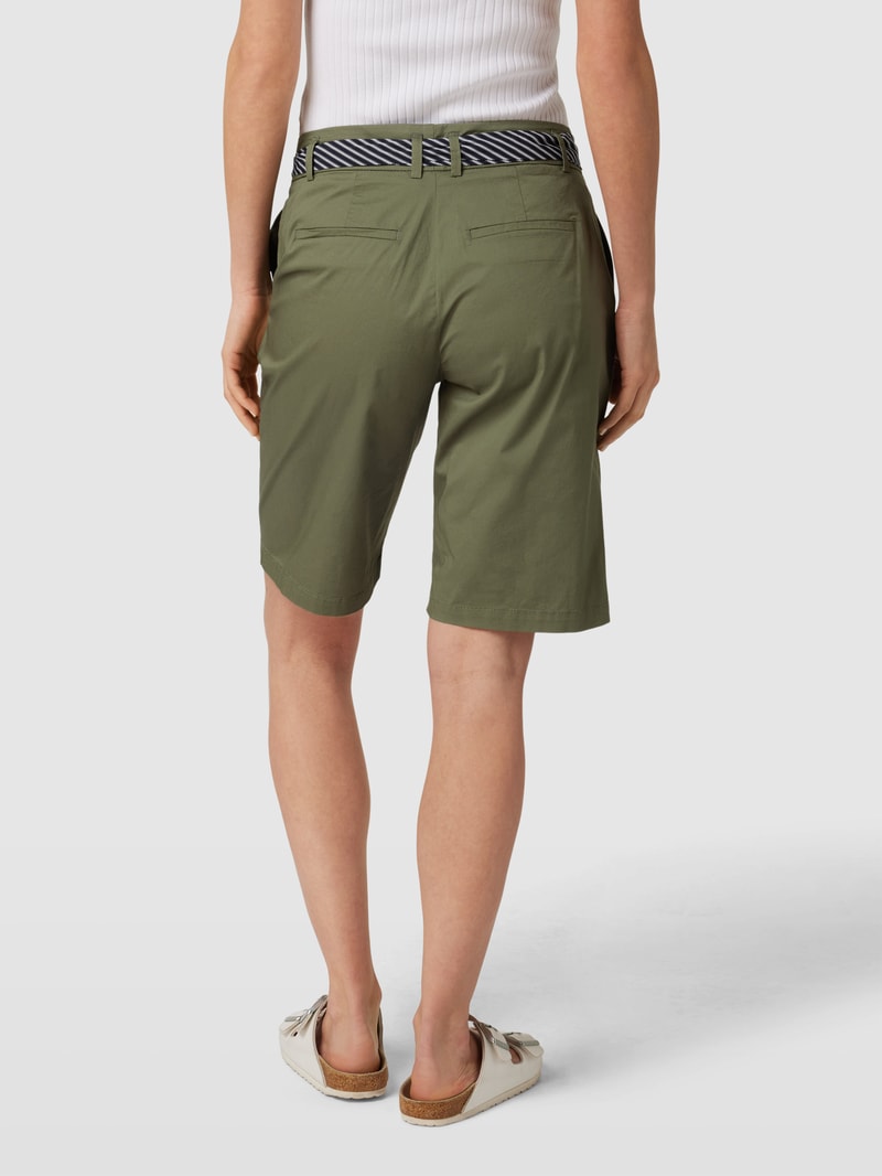 Bermudas mit Stoffgürtel in olivgrün