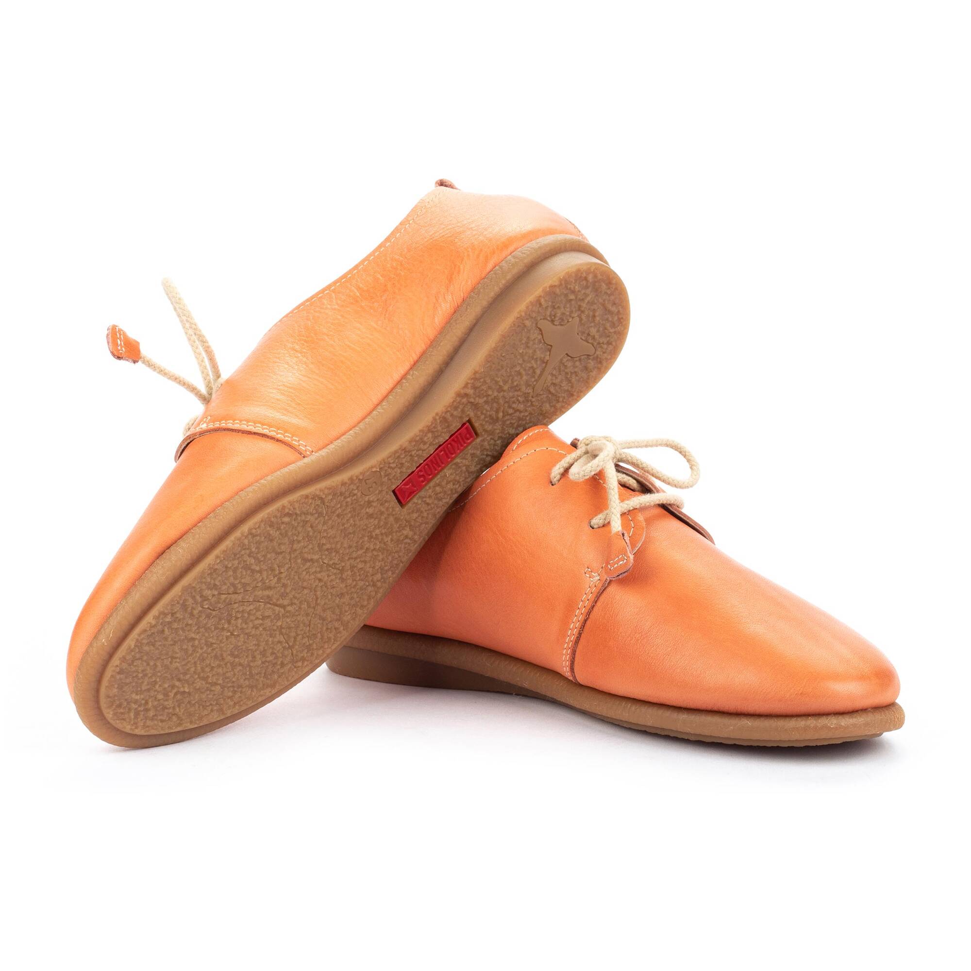proste buty sznurowane - SCARLET