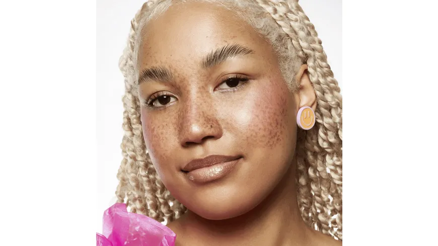 essence BABY GOT GLOW liquid highlighter 10 ml 10 - Sassy in Silk