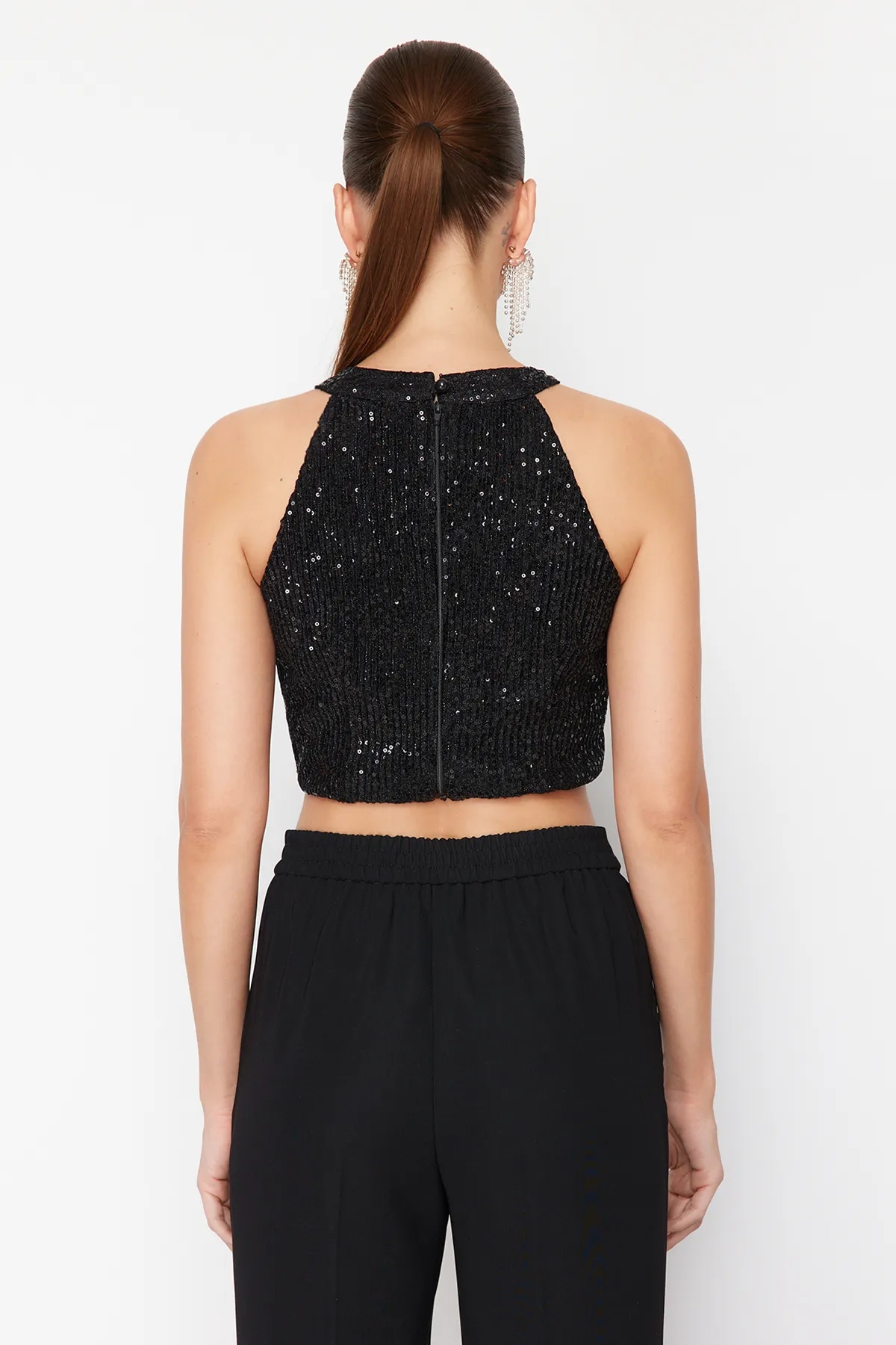 Trendyol Collection  Schwarzes Neckholder-Bustier mit Pailletten TPRSS24BS00041