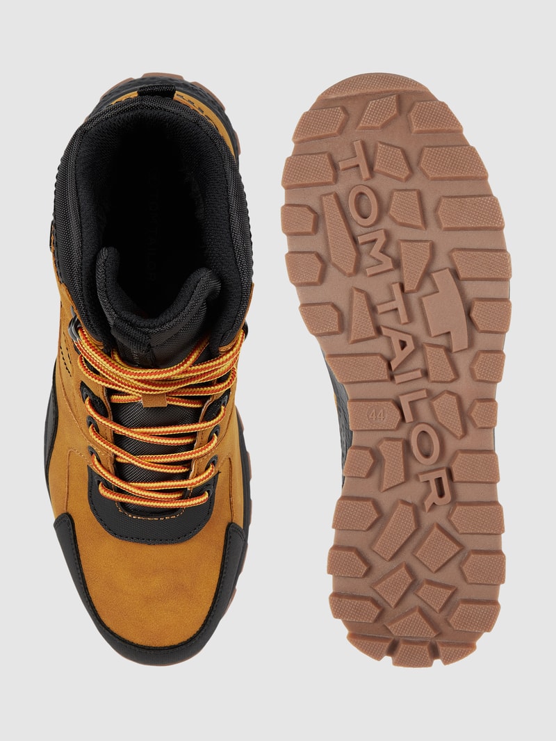 Boots in Veloursleder-Optik in camel