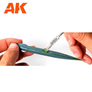 AK Modeling Green Putty (20g)
