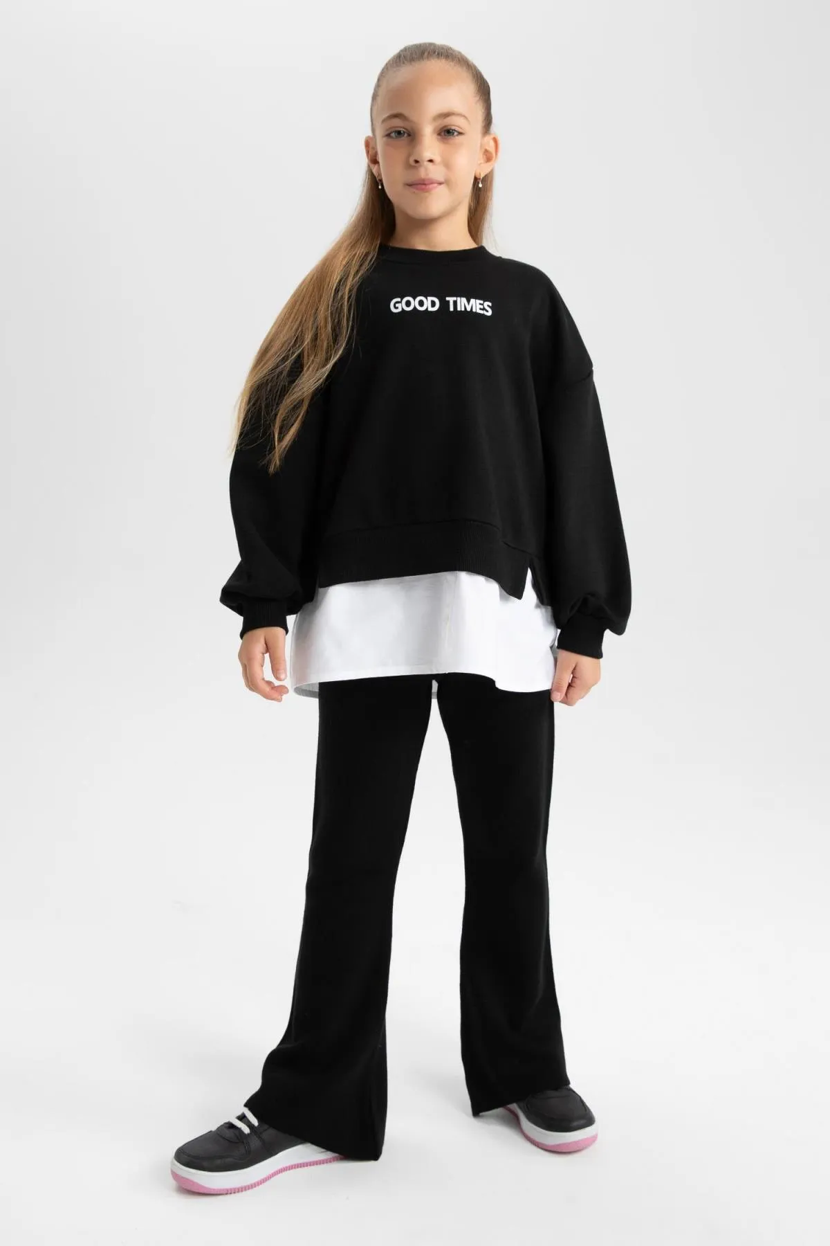 DeFacto  Weiches, dickes Sweatshirt mit Rundhalsausschnitt und Oversize-Passform für Mädchen A8424a823au