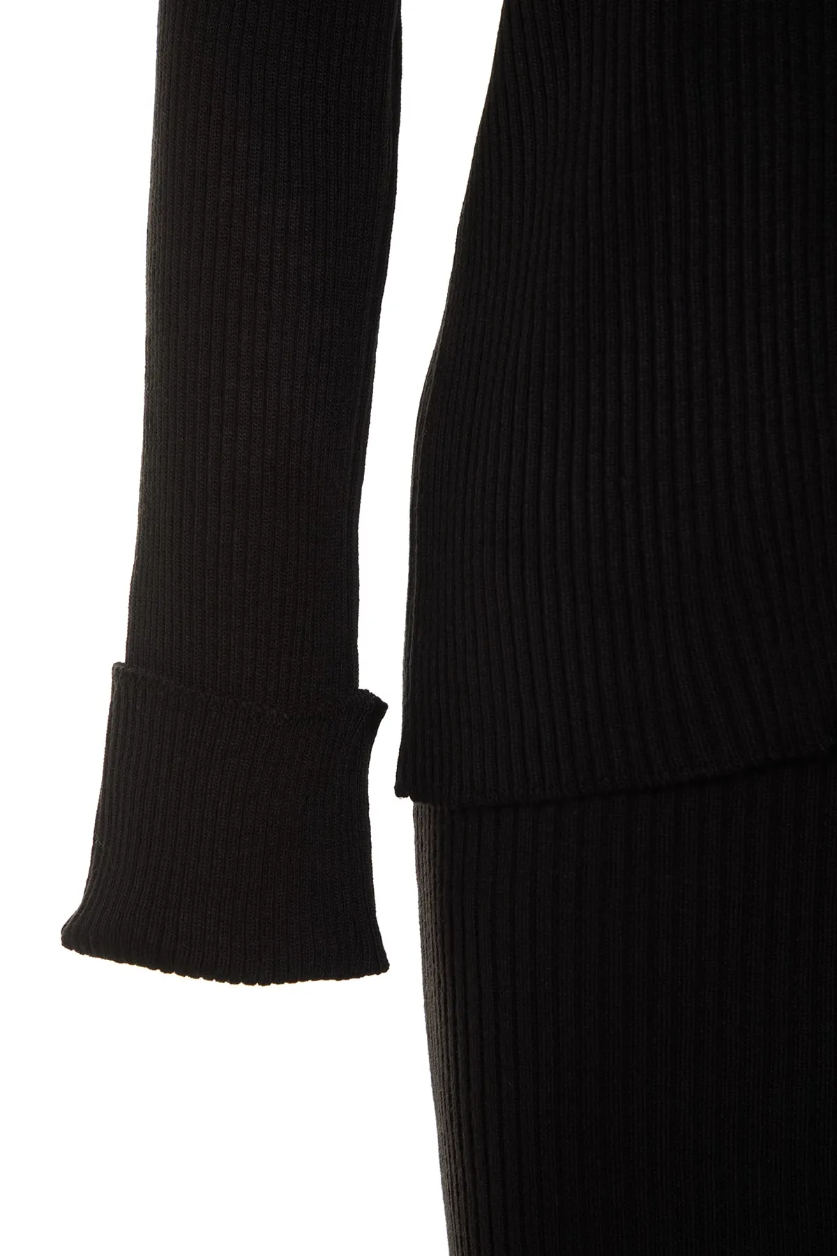 Trendyol Collection  Schwarzes Strickoberteil und -unterteil mit tief ausgeschnittenen Ärmeln TWOAW23AU00086