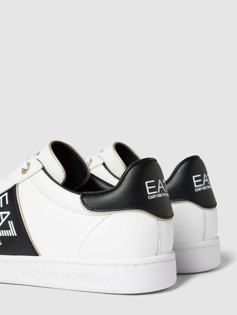 Sneaker mit Label-Details Modell 'CLASSIC' in weiß