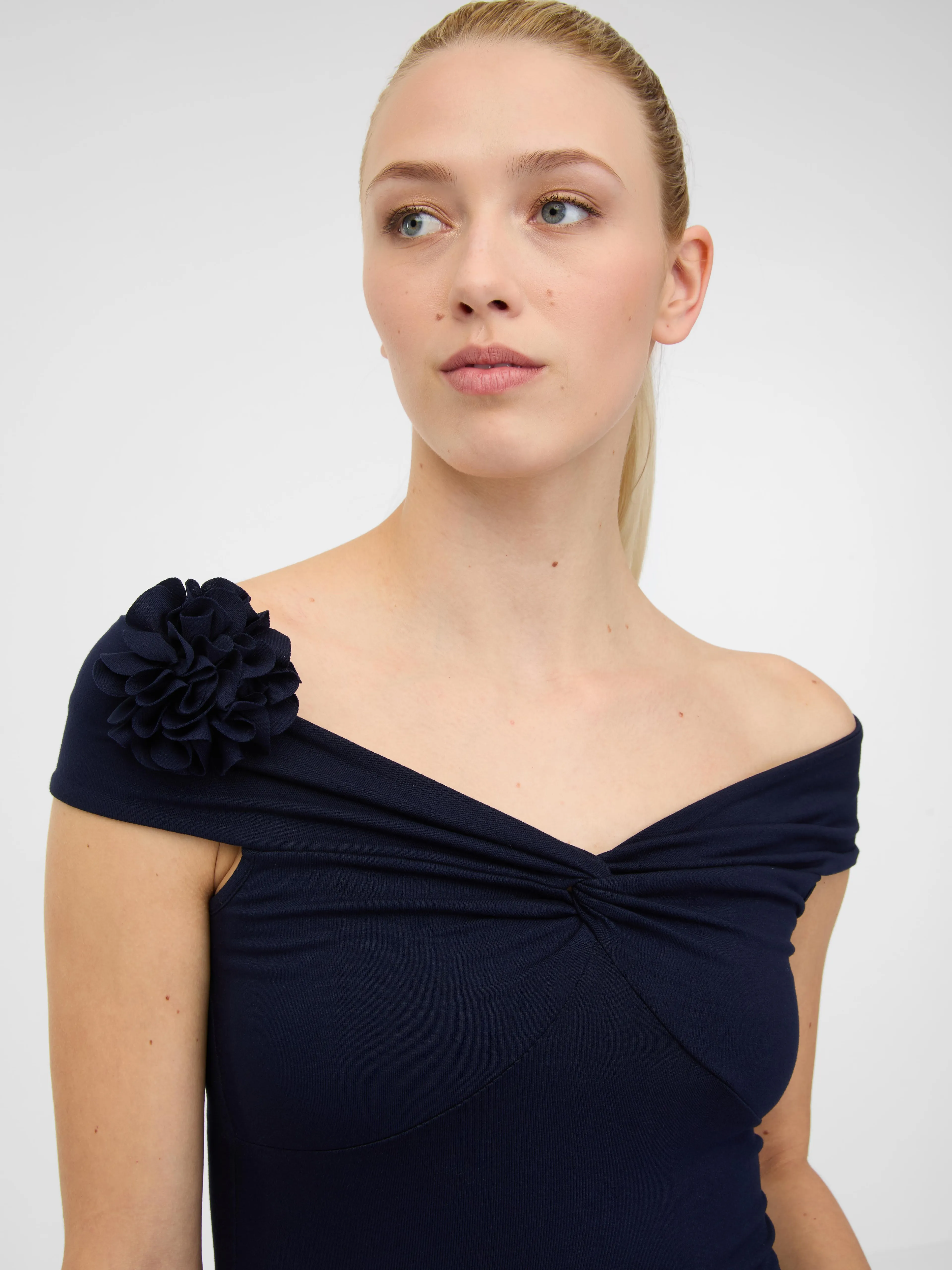 Schwarzes Damen-Kurzarm-T-Shirt mit Applikation ORSAY