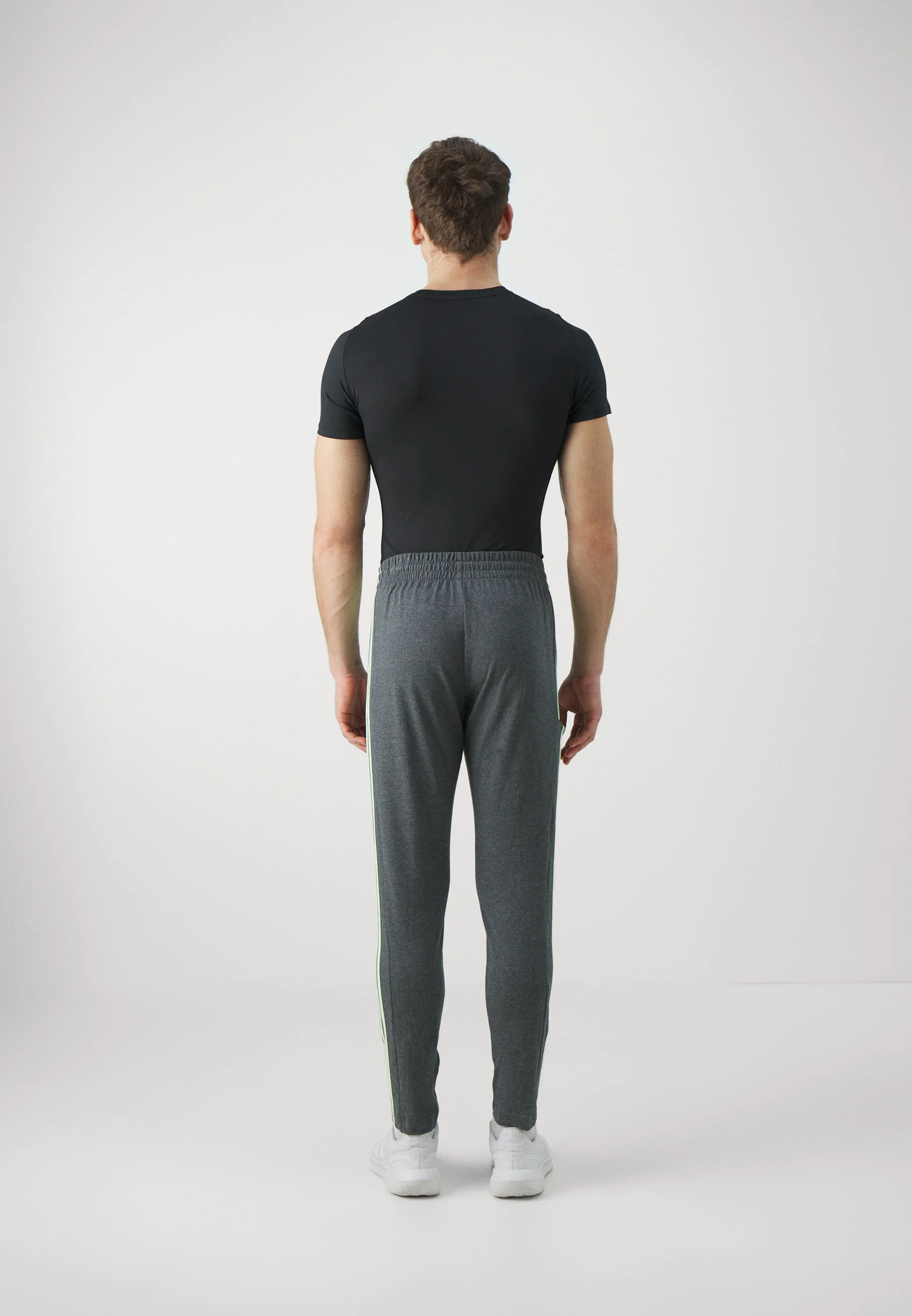 adidas Sportswear ESSENTIALS SINGLE TAPERED OPEN HEM 3 STRIPES PANTS - Pantalones deportivos