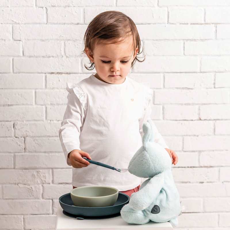 Coffret repas avec bavoir en silicone vert Nattou