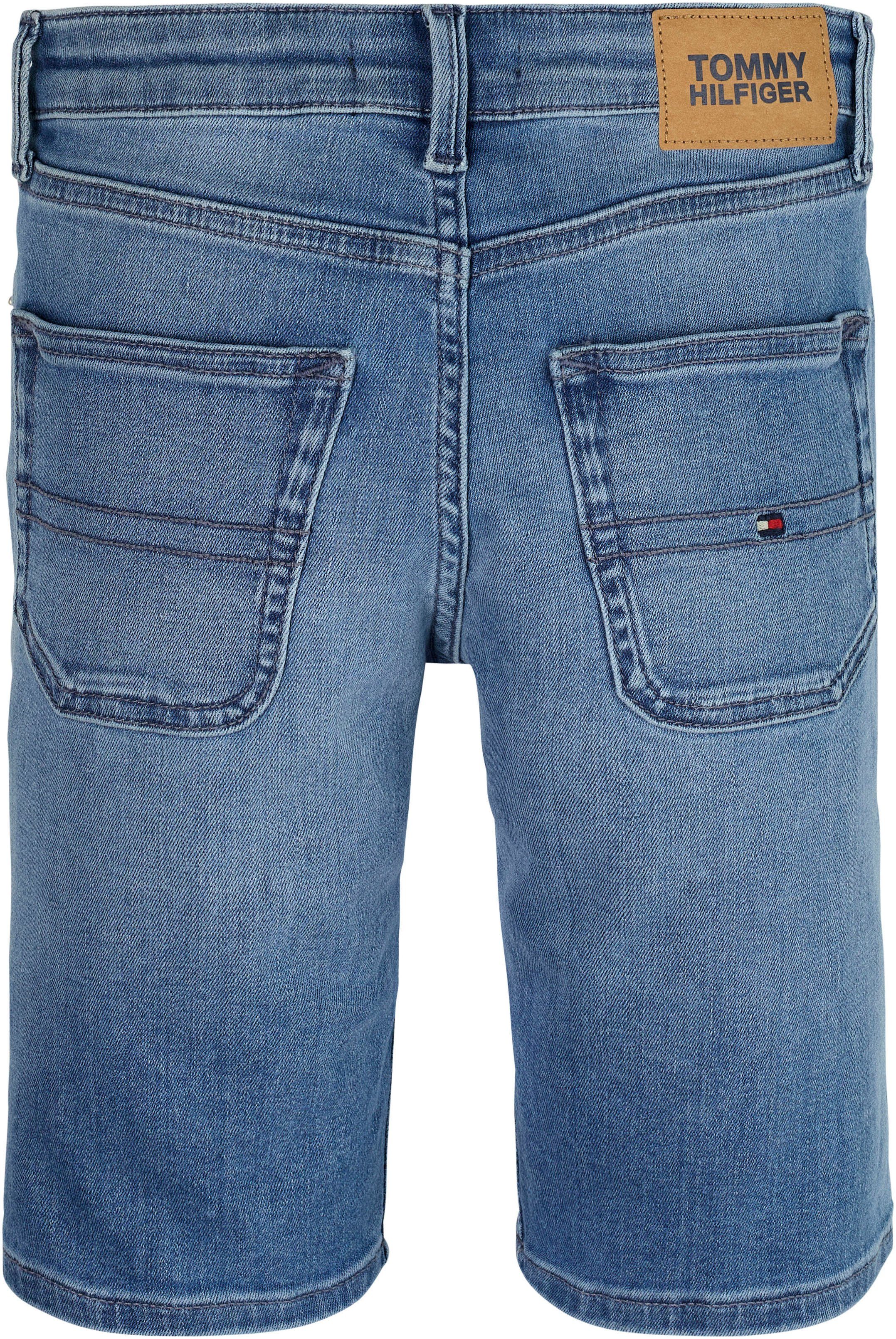Tommy Hilfiger Shorts MODERN STRAIGHT SHORTS mit Markendetails