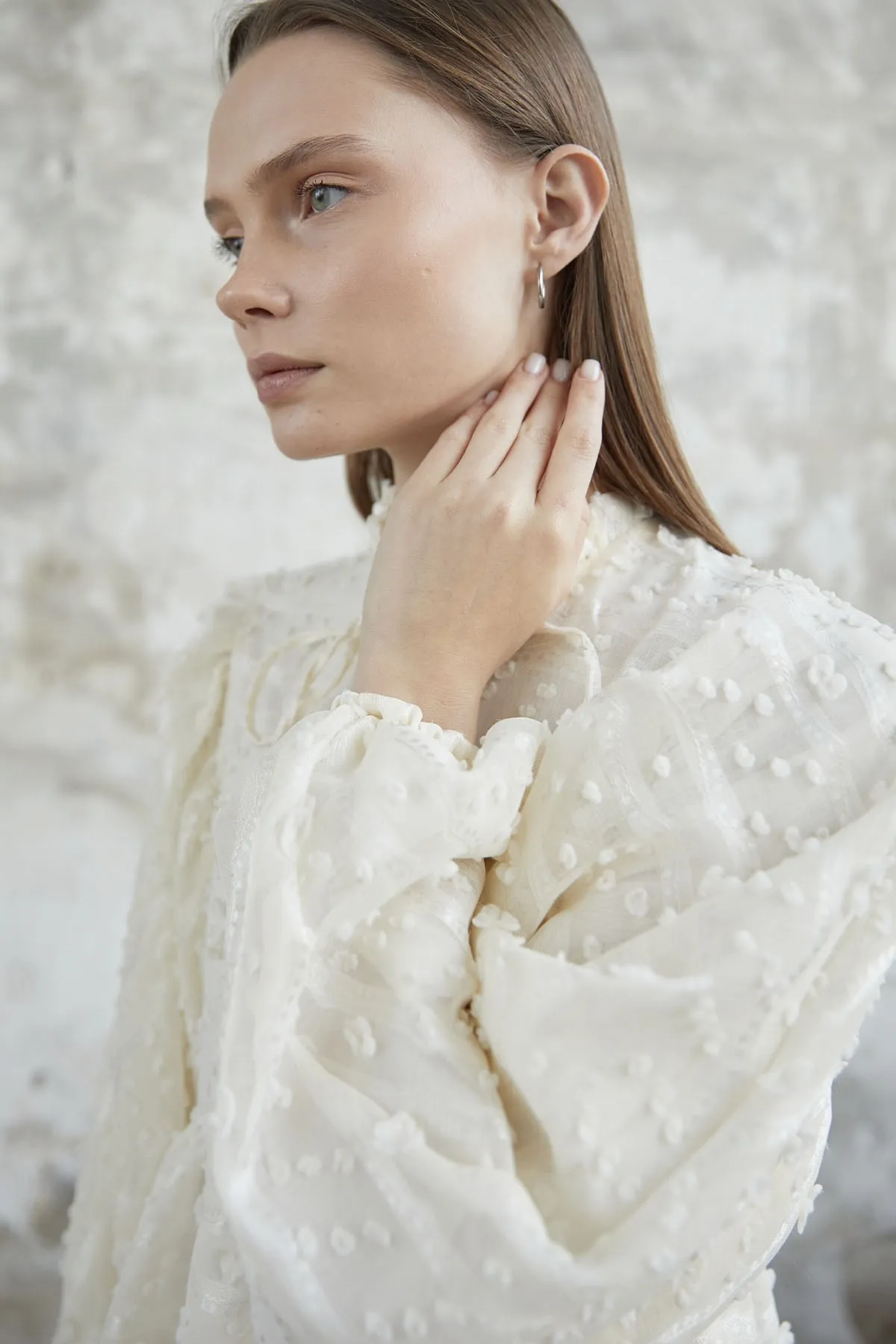 InStyle  Kleid mit Ballonärmeln und Bindekragen - Ecru