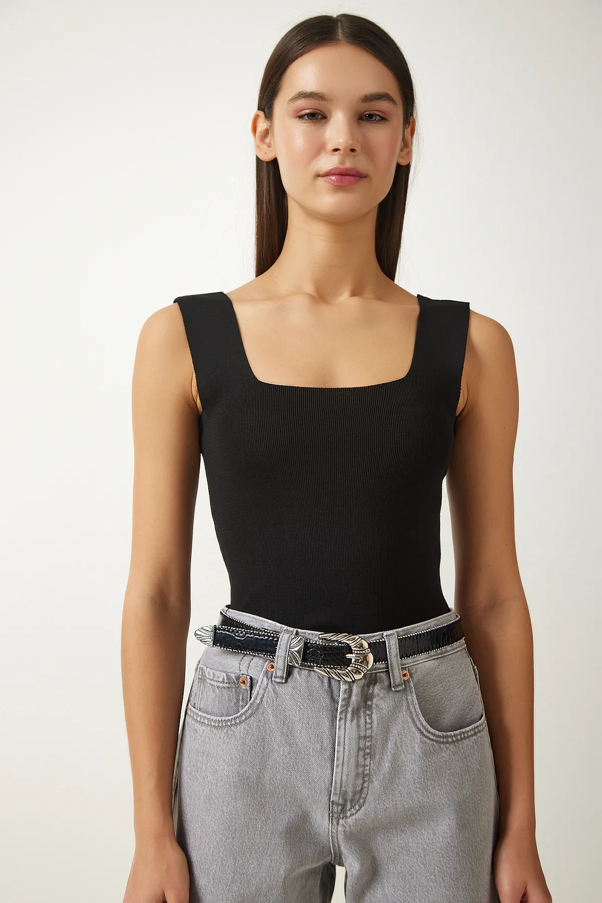 Happiness İstanbul  Schwarze Crop-Bluse aus Strick mit quadratischem Kragen für Damen US00358
