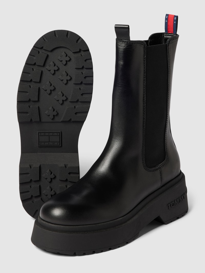 Chelsea Boots mit Plateausohle in schwarz