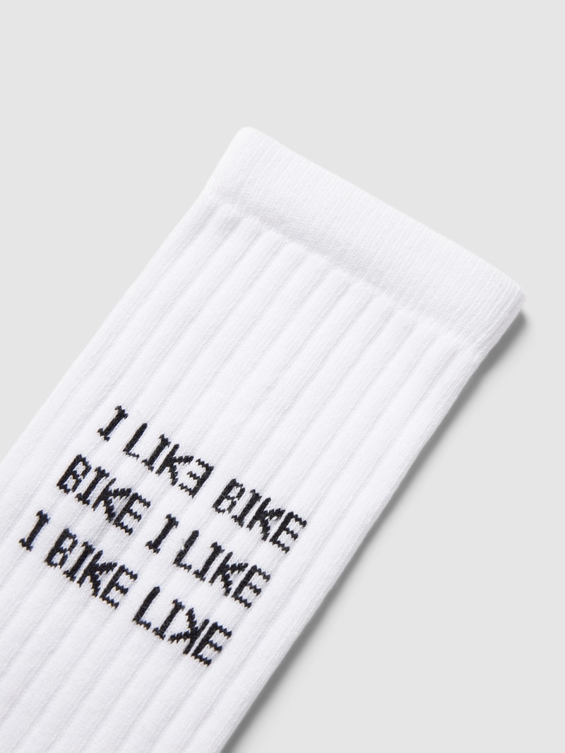 Socken mit Statement-Print Modell 'Saamus' in weiß