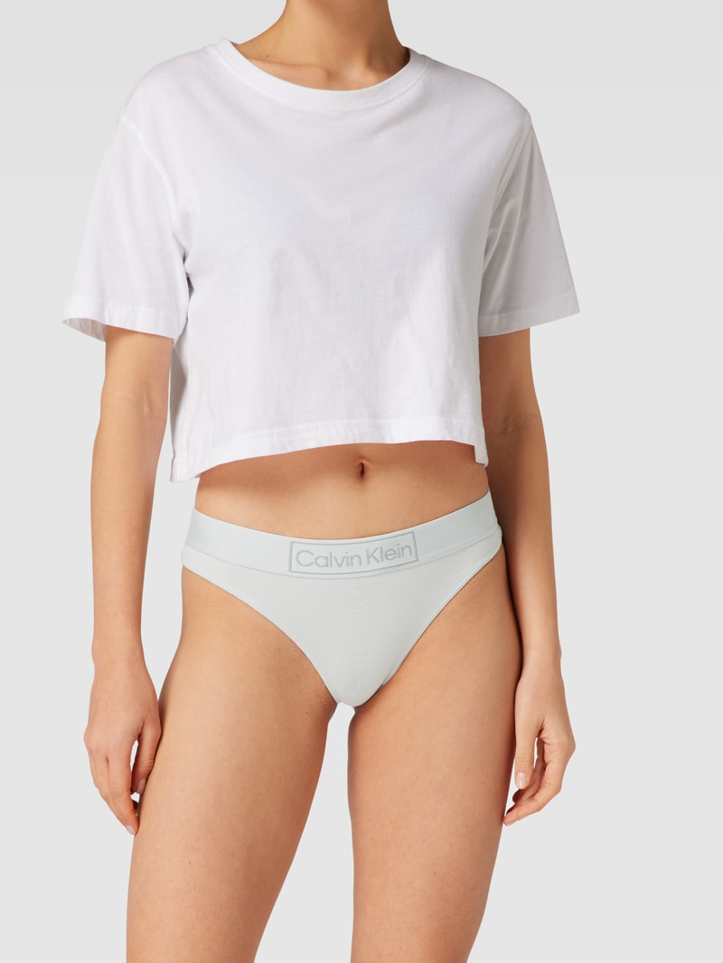 String mit Label-Details Modell 'Reimagined' in hellblau