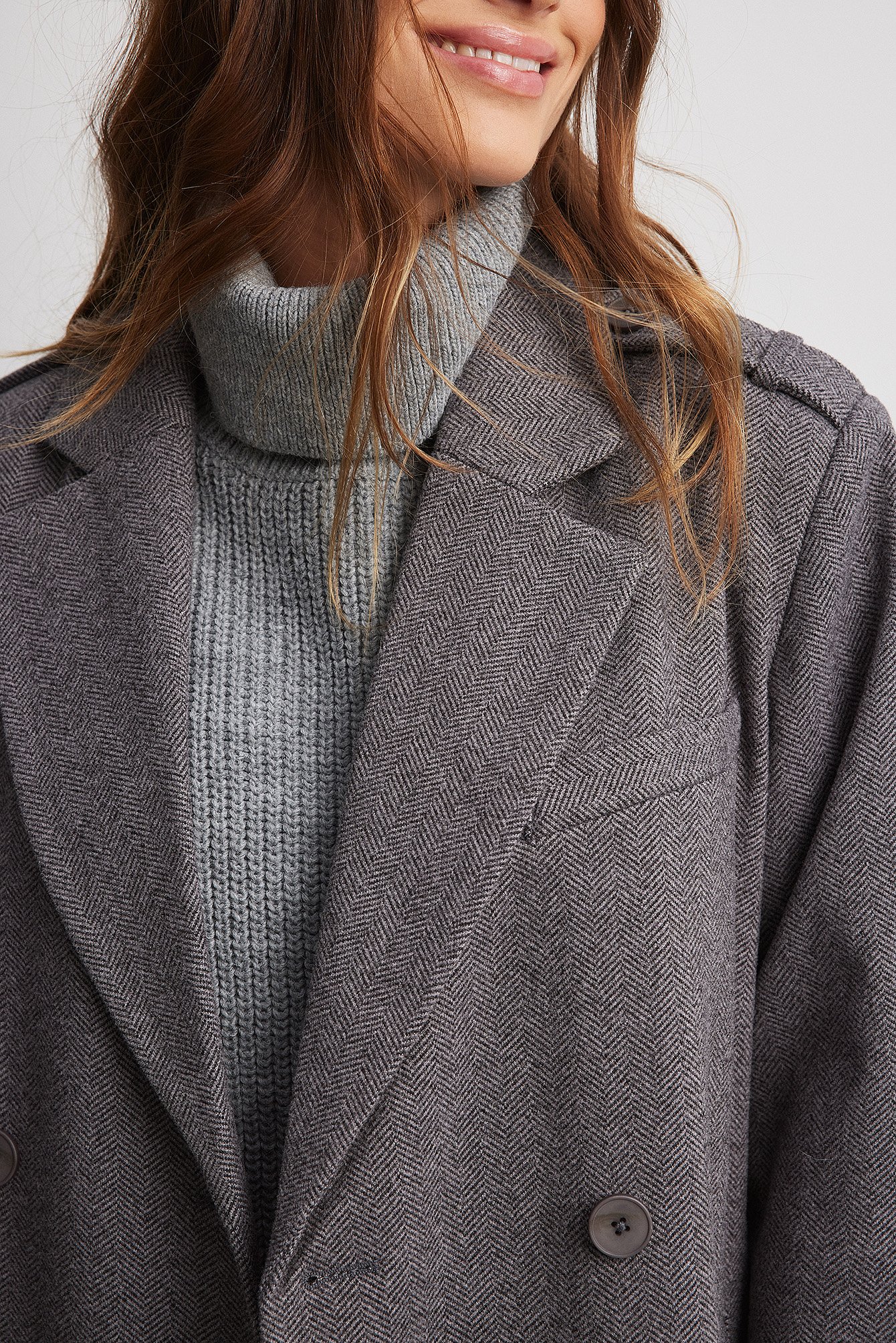 Langer Trenchcoat mit Fischgrätmuster