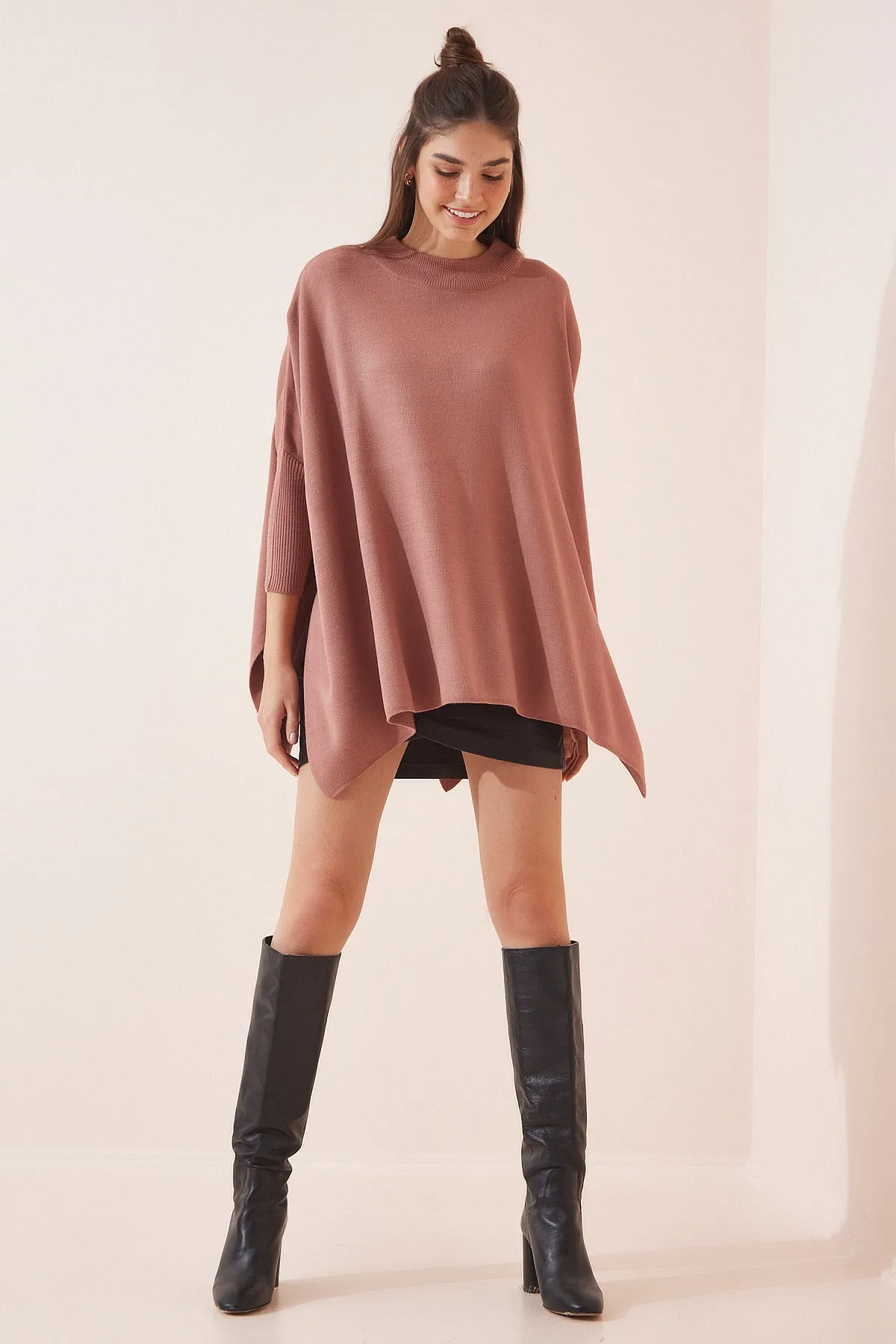 Happiness İstanbul  Übergroßes Poncho-Sweatshirt mit seitlichem Schlitz in Dusty Rose für Damen, YY00005