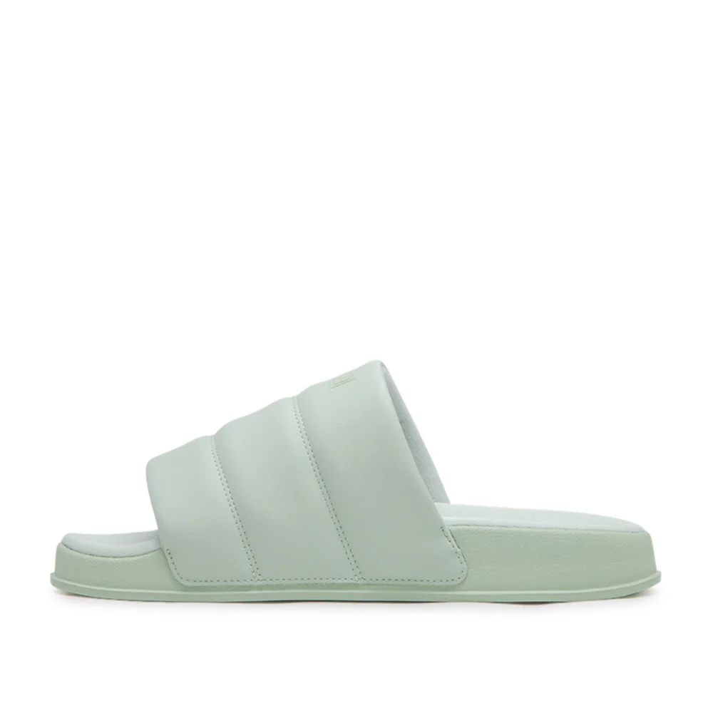 adidas Adilette Essential IG7150 / grün