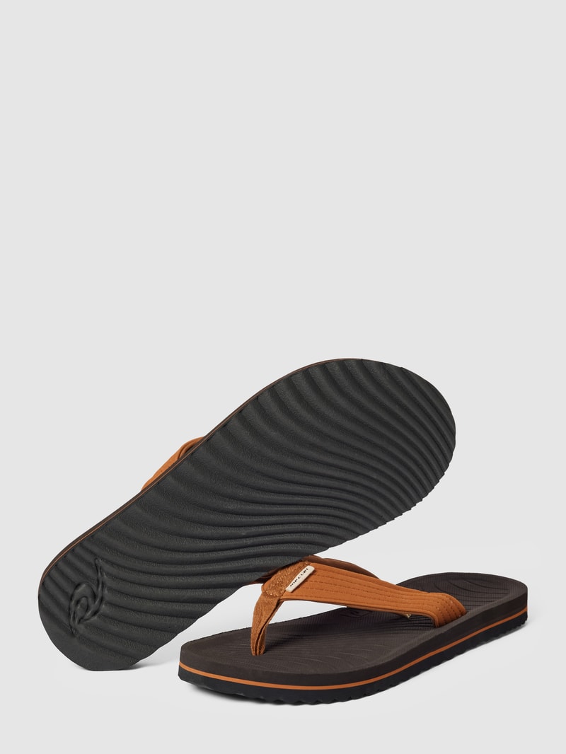 Zehentrenner mit Label-Detail Modell 'DBAH ECO' in camel